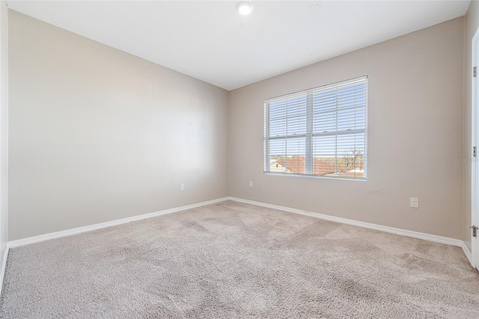 Image 35 of 49 For 305 Meadowbrook Boulevard