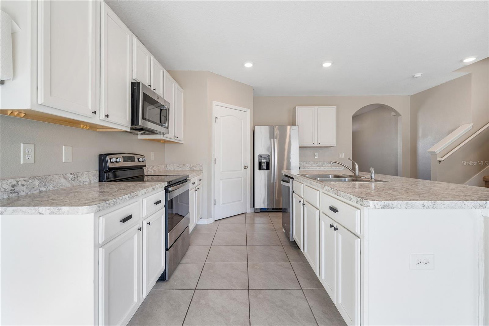 Image 7 of 49 For 305 Meadowbrook Boulevard