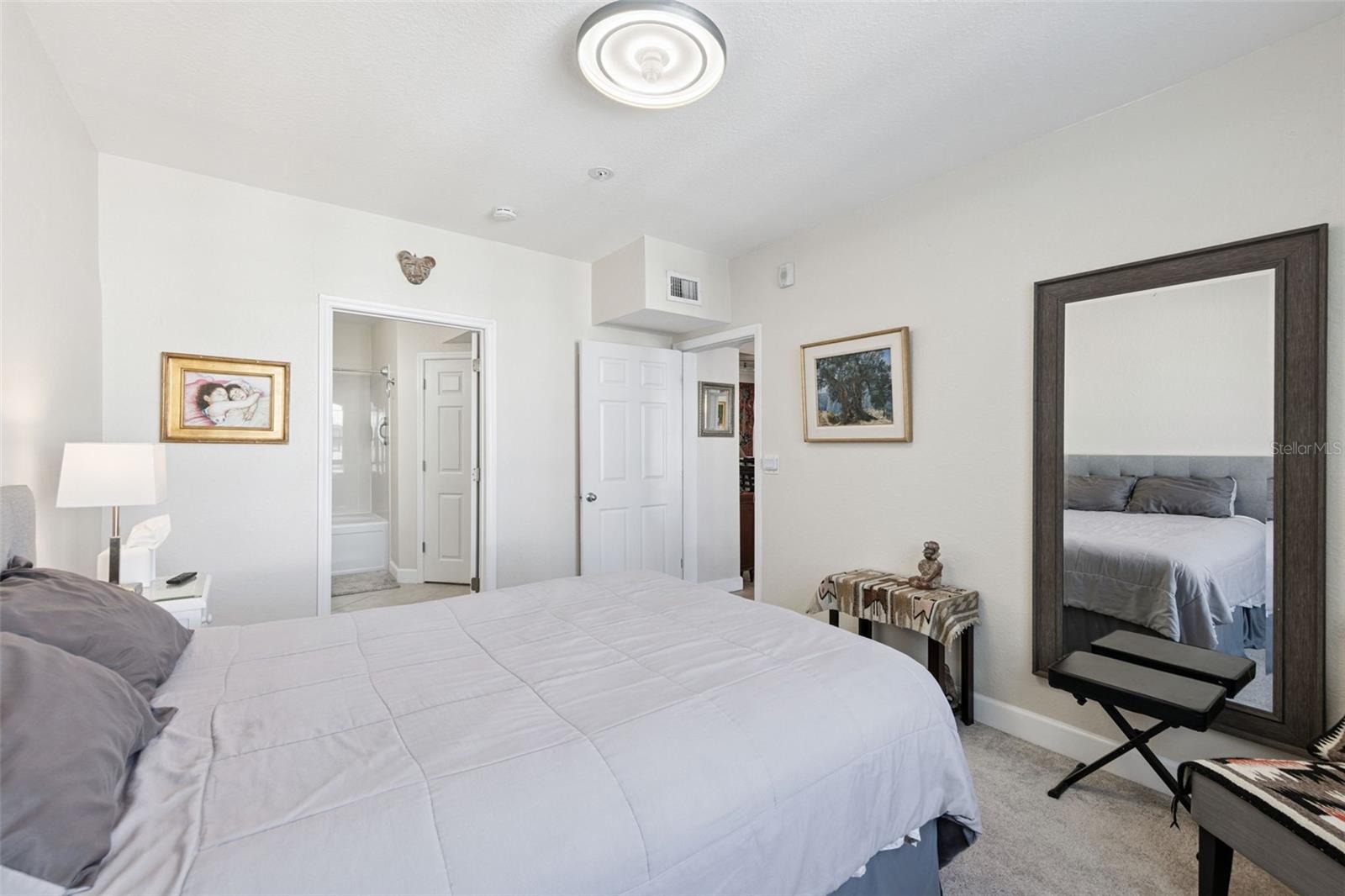 Image 11 of 33 For 204 South Street 6058