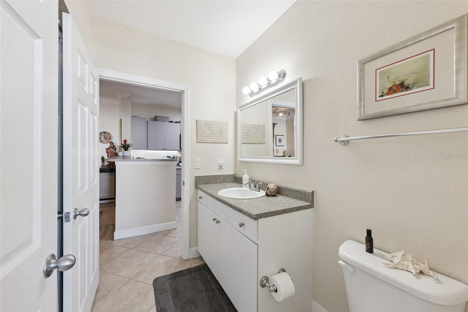 Image 17 of 33 For 204 South Street 6058