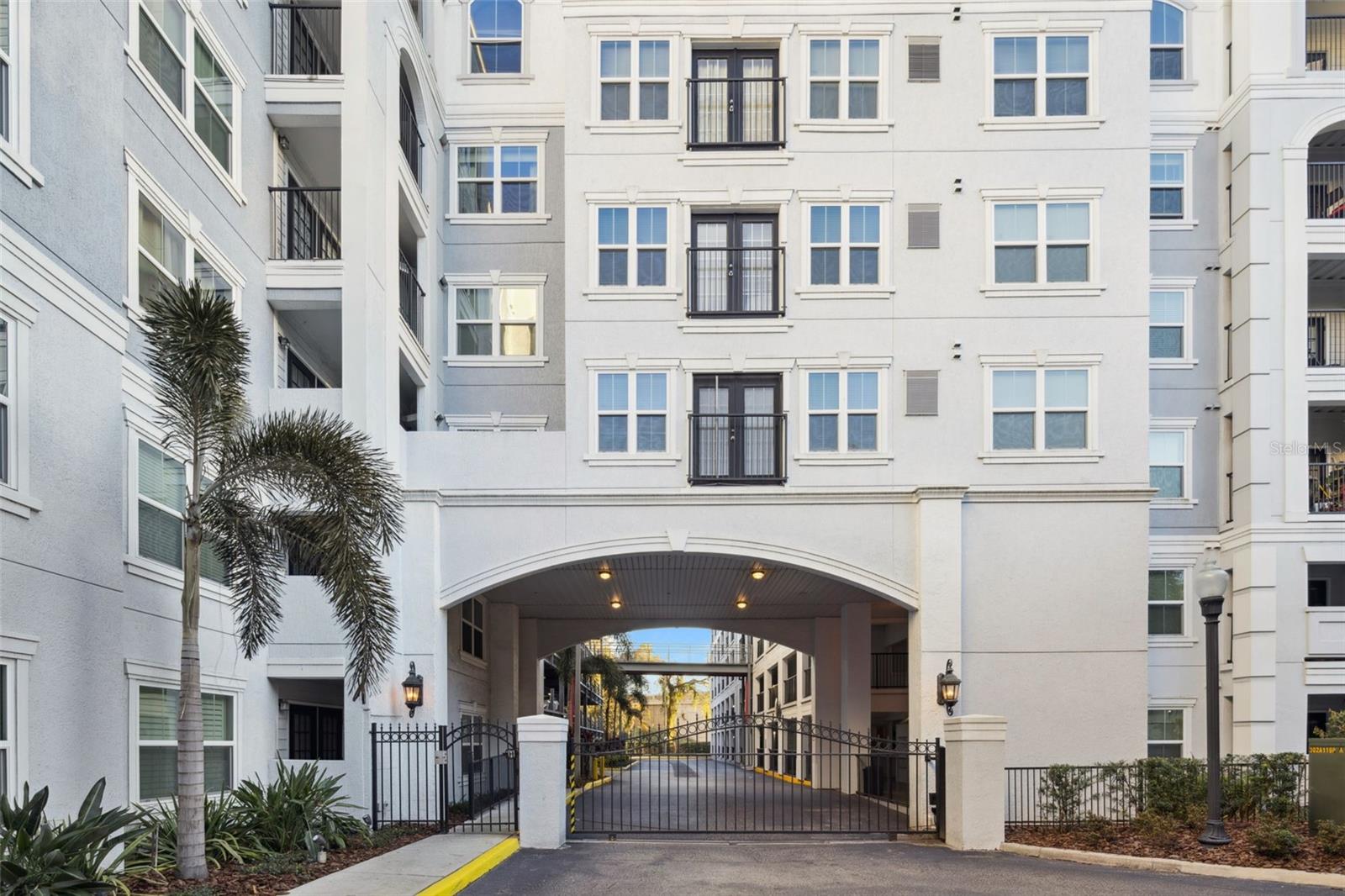 Image 23 of 33 For 204 South Street 6058