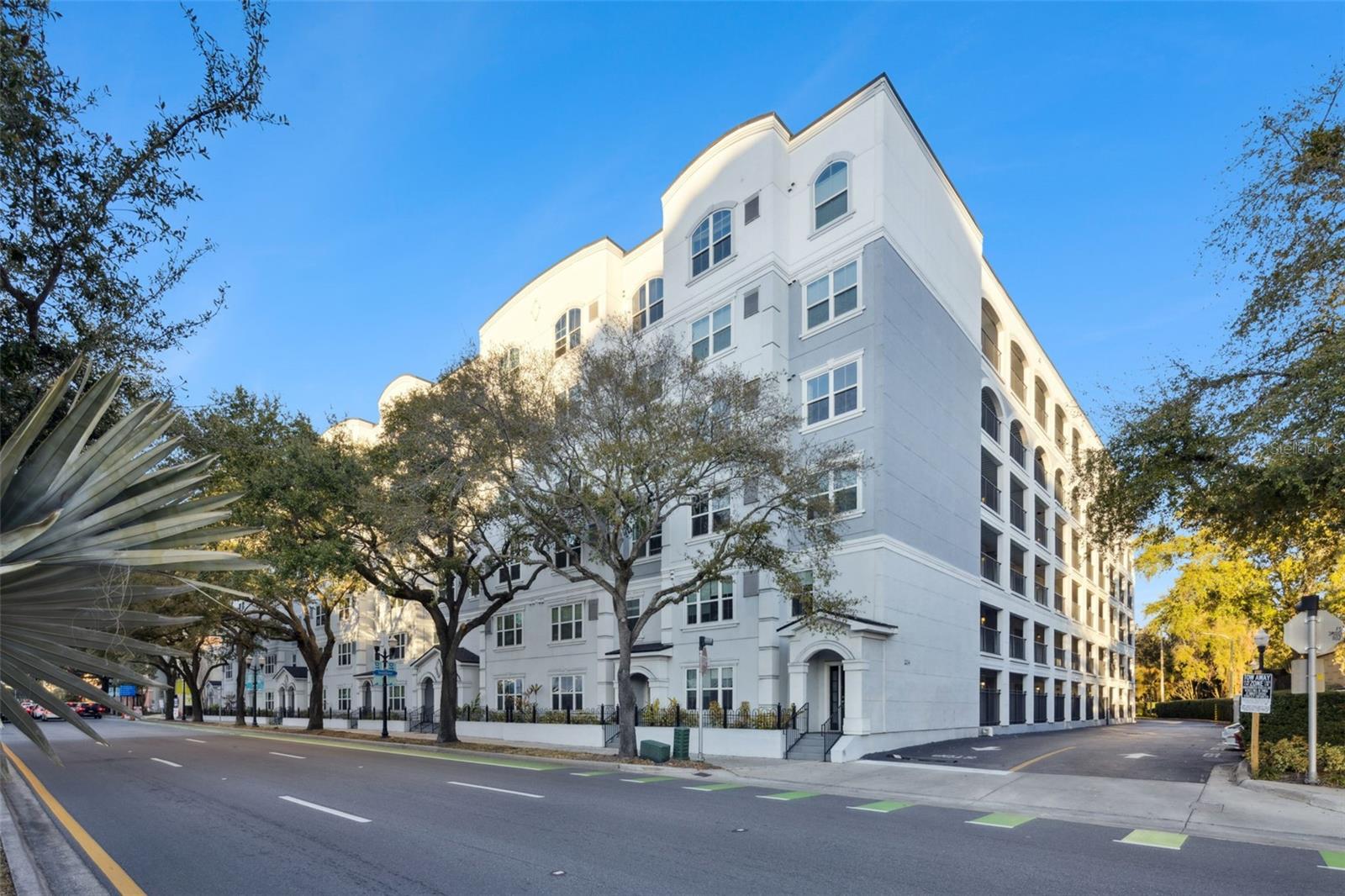 Image 30 of 33 For 204 South Street 6058