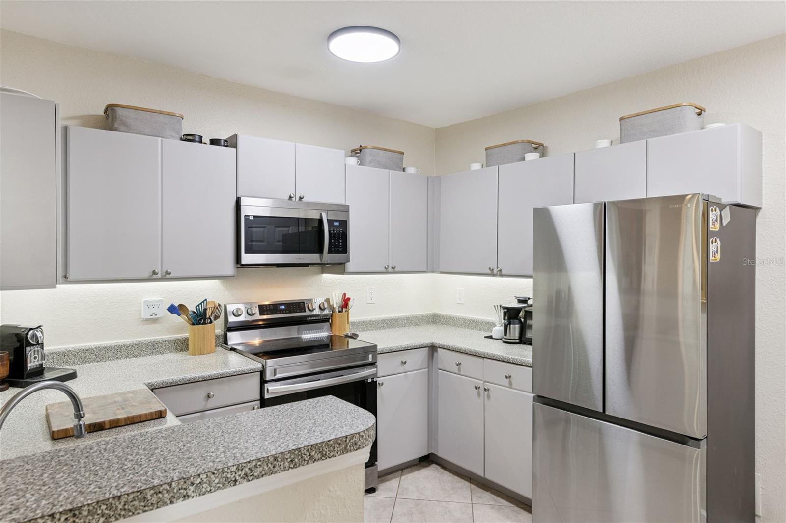 Image 7 of 33 For 204 South Street 6058