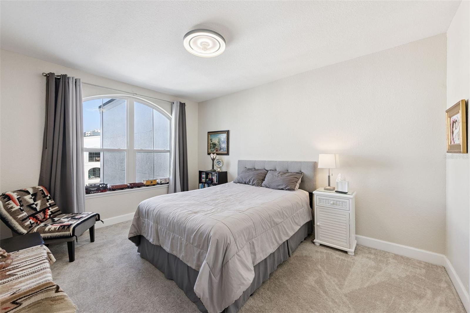 Image 9 of 33 For 204 South Street 6058