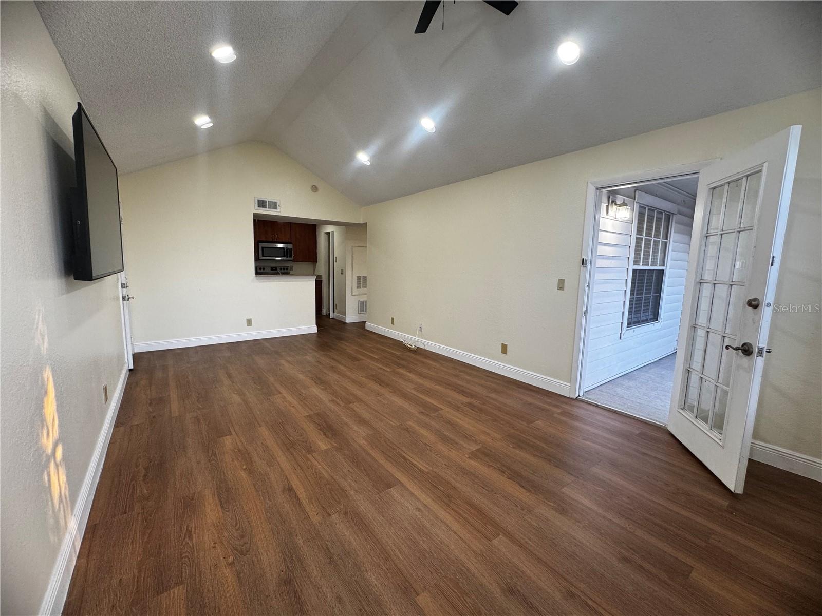 Image 11 of 20 For 11550 Westwood Boulevard 1226