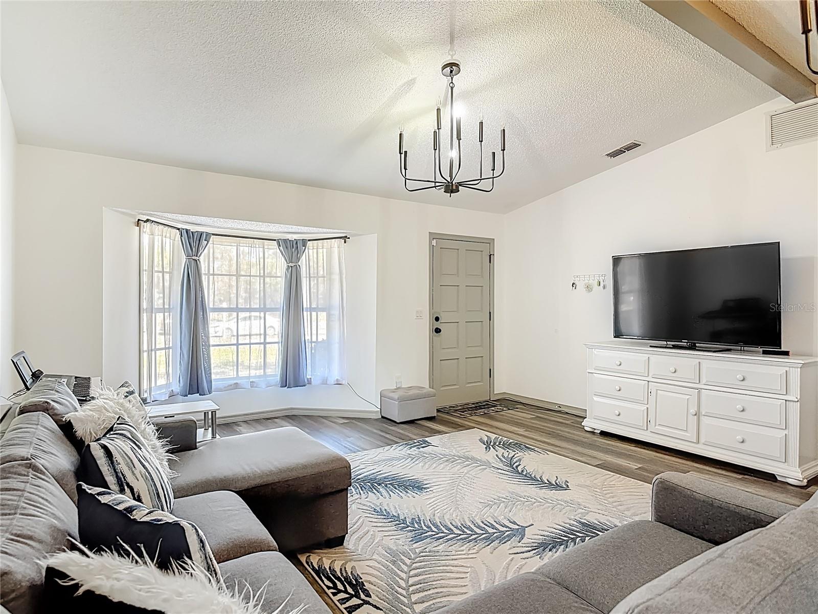 Image 12 of 53 For 131 Highbanks Road