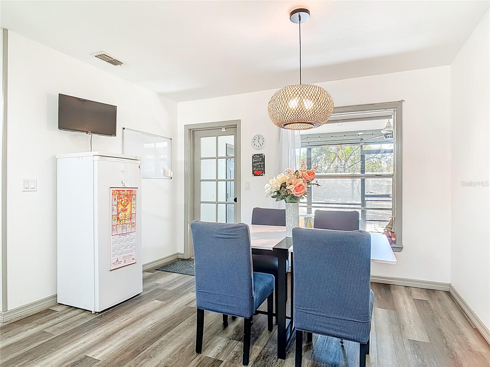 Image 16 of 53 For 131 Highbanks Road