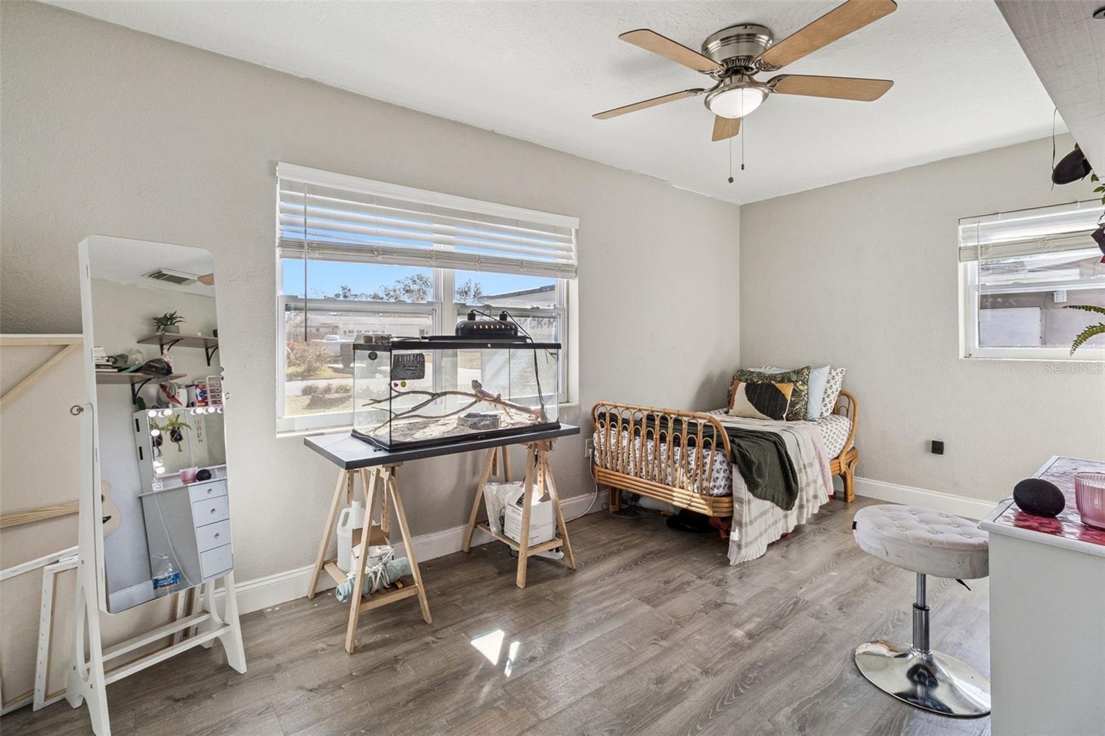 Image 10 of 18 For 207 2nd Street