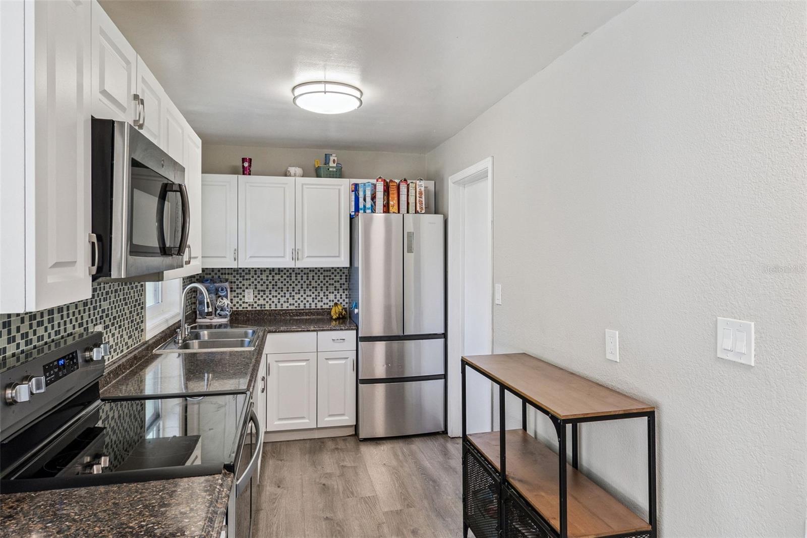 Image 8 of 18 For 207 2nd Street