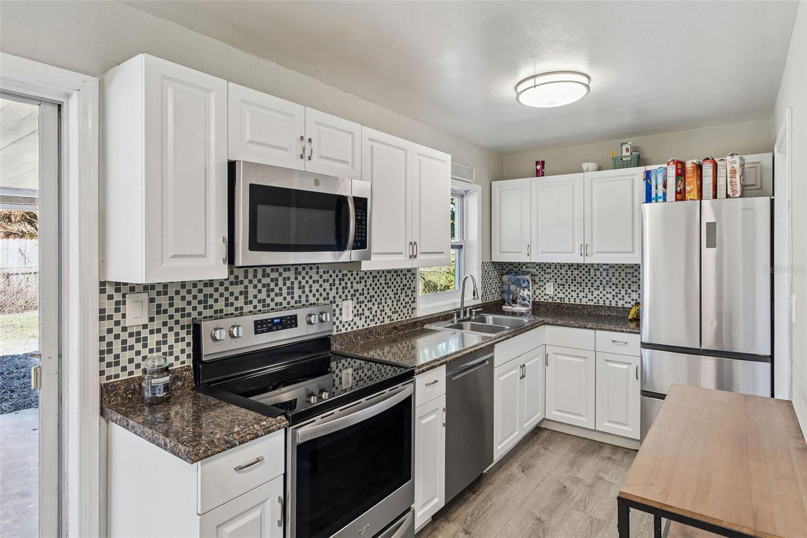 Image 9 of 18 For 207 2nd Street