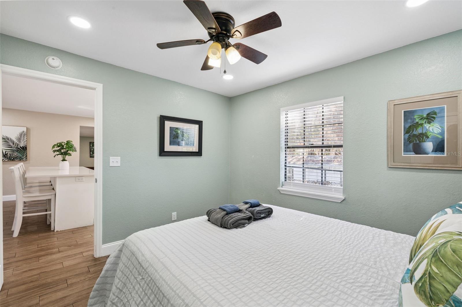 Image 12 of 33 For 102 Vine Street