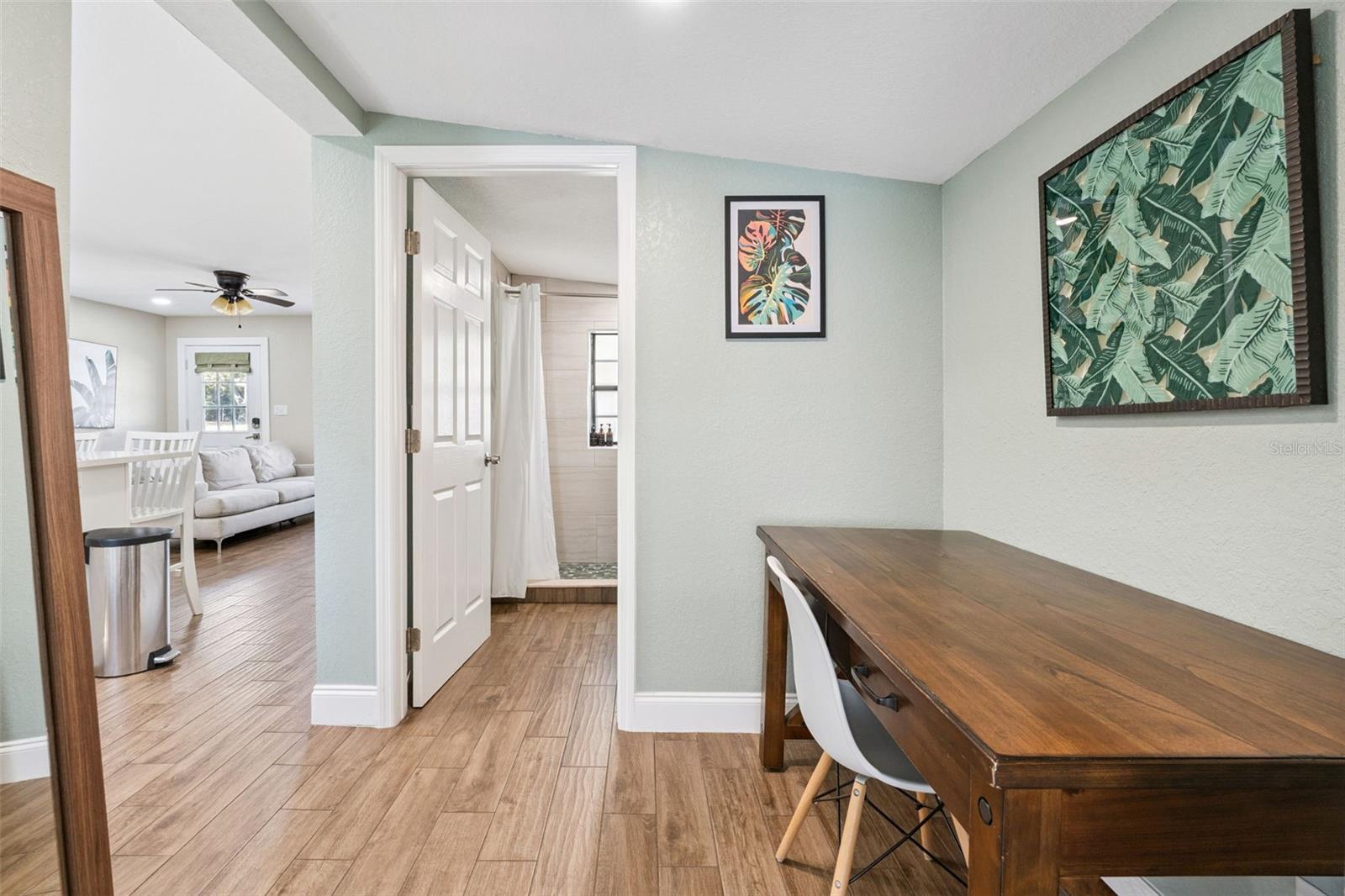 Image 16 of 33 For 102 Vine Street