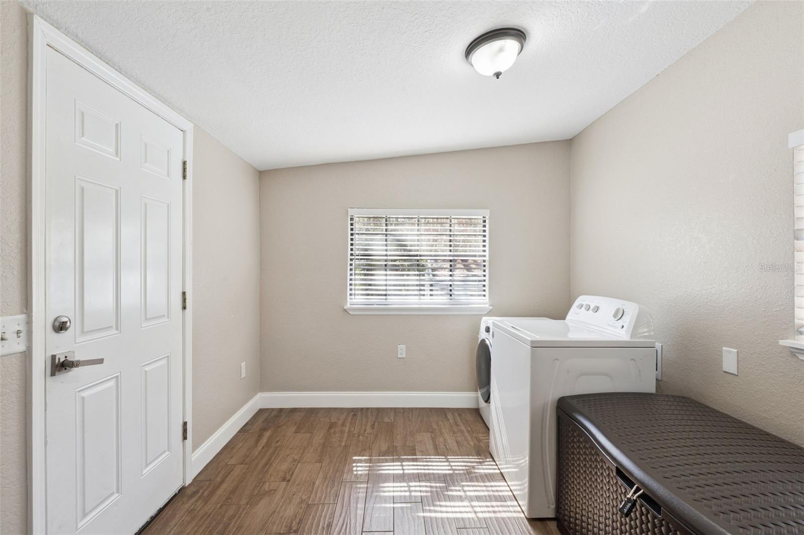 Image 19 of 33 For 102 Vine Street