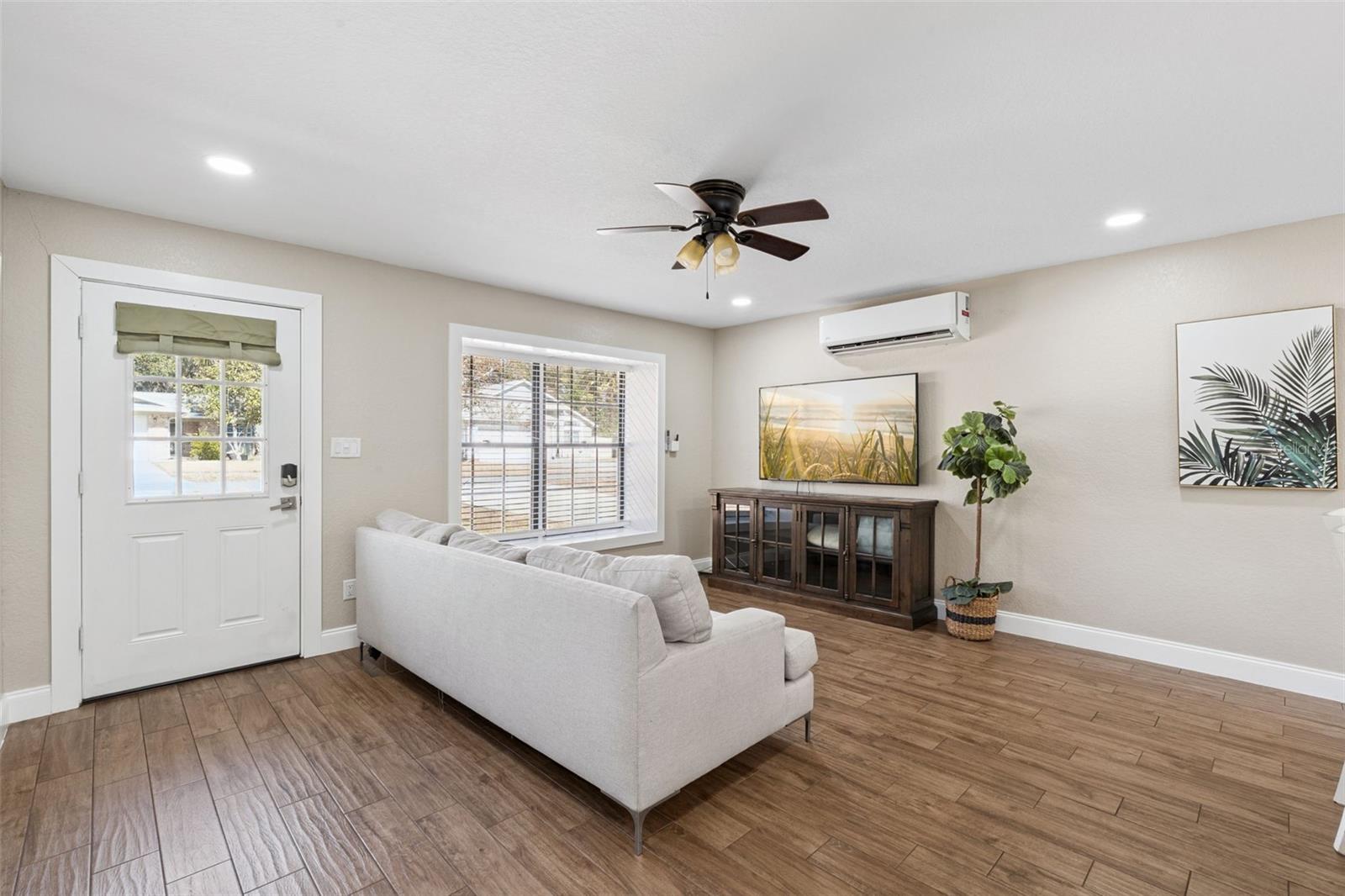 Image 3 of 33 For 102 Vine Street