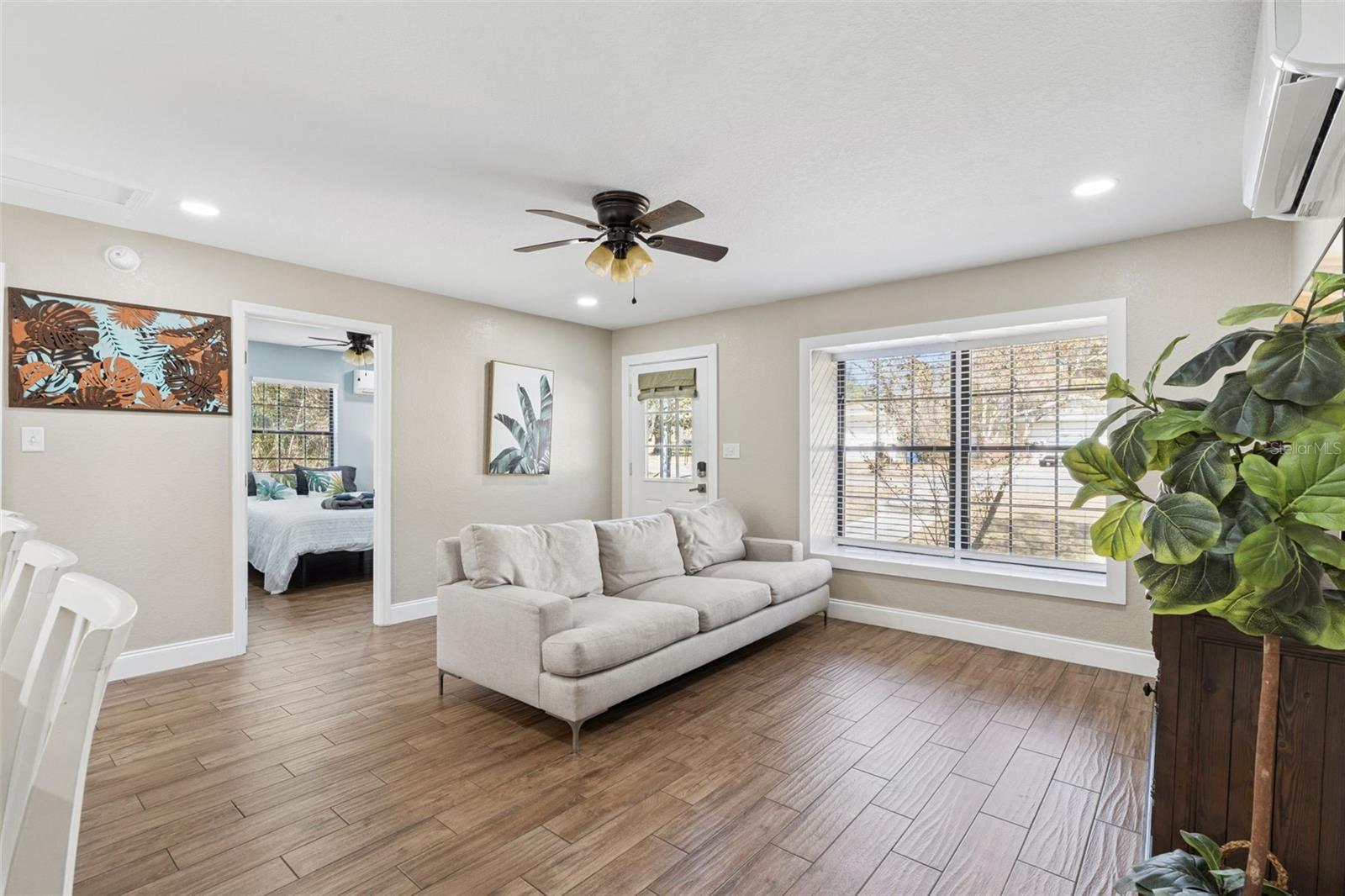 Image 4 of 33 For 102 Vine Street