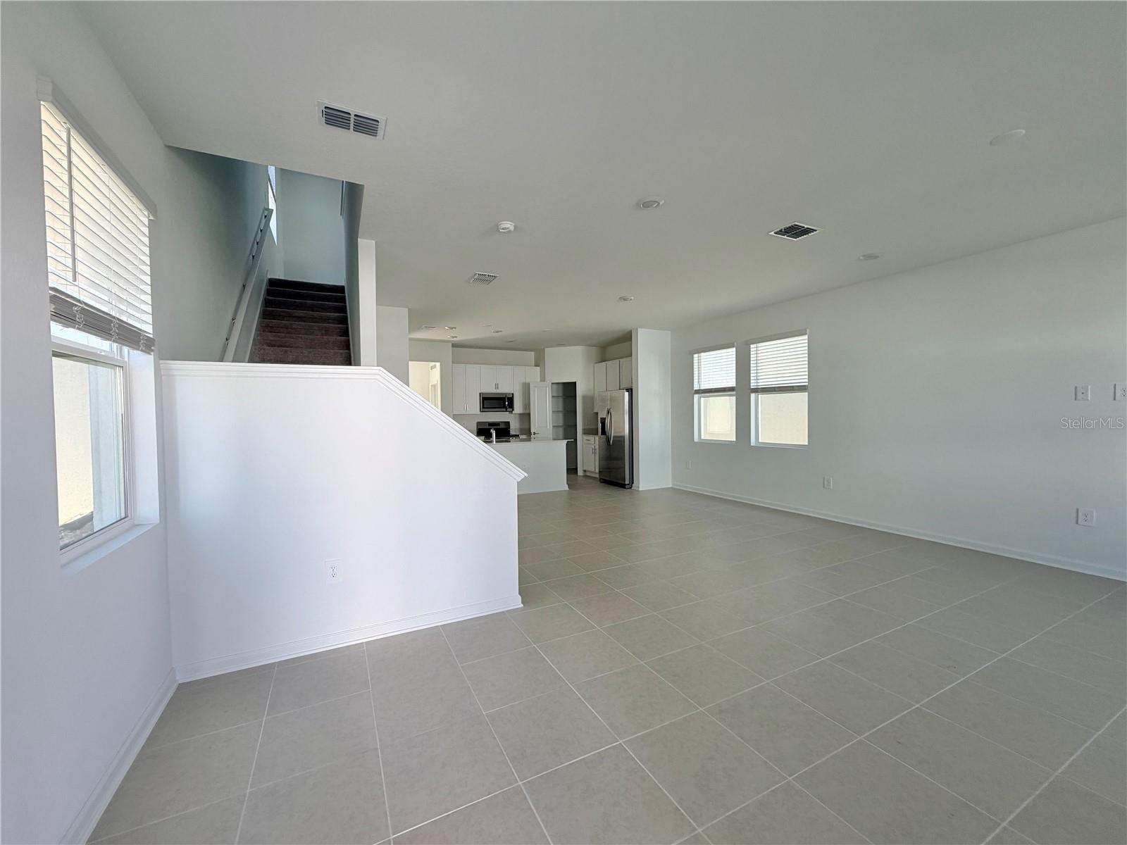 Image 2 of 33 For 2467 Rider Rain Lane