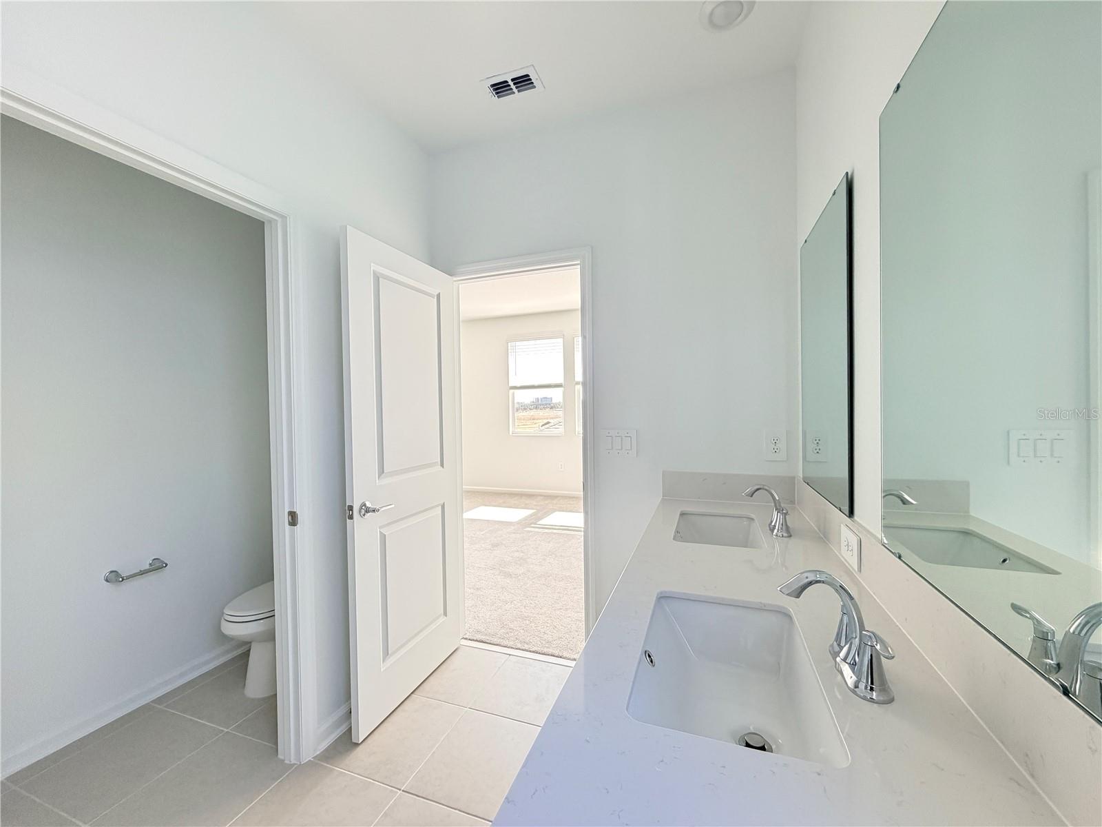 Image 21 of 33 For 2467 Rider Rain Lane