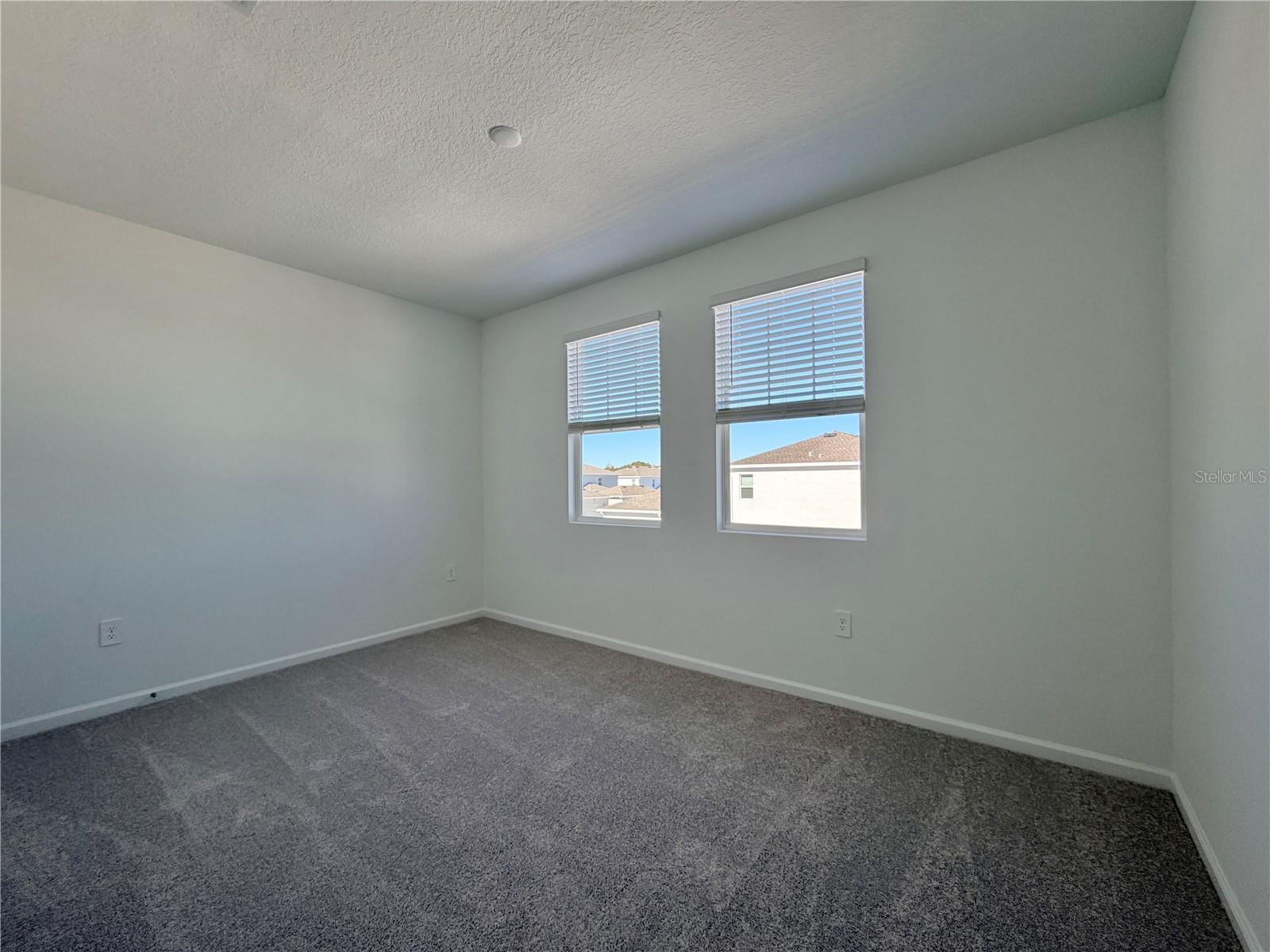 Image 28 of 33 For 2467 Rider Rain Lane