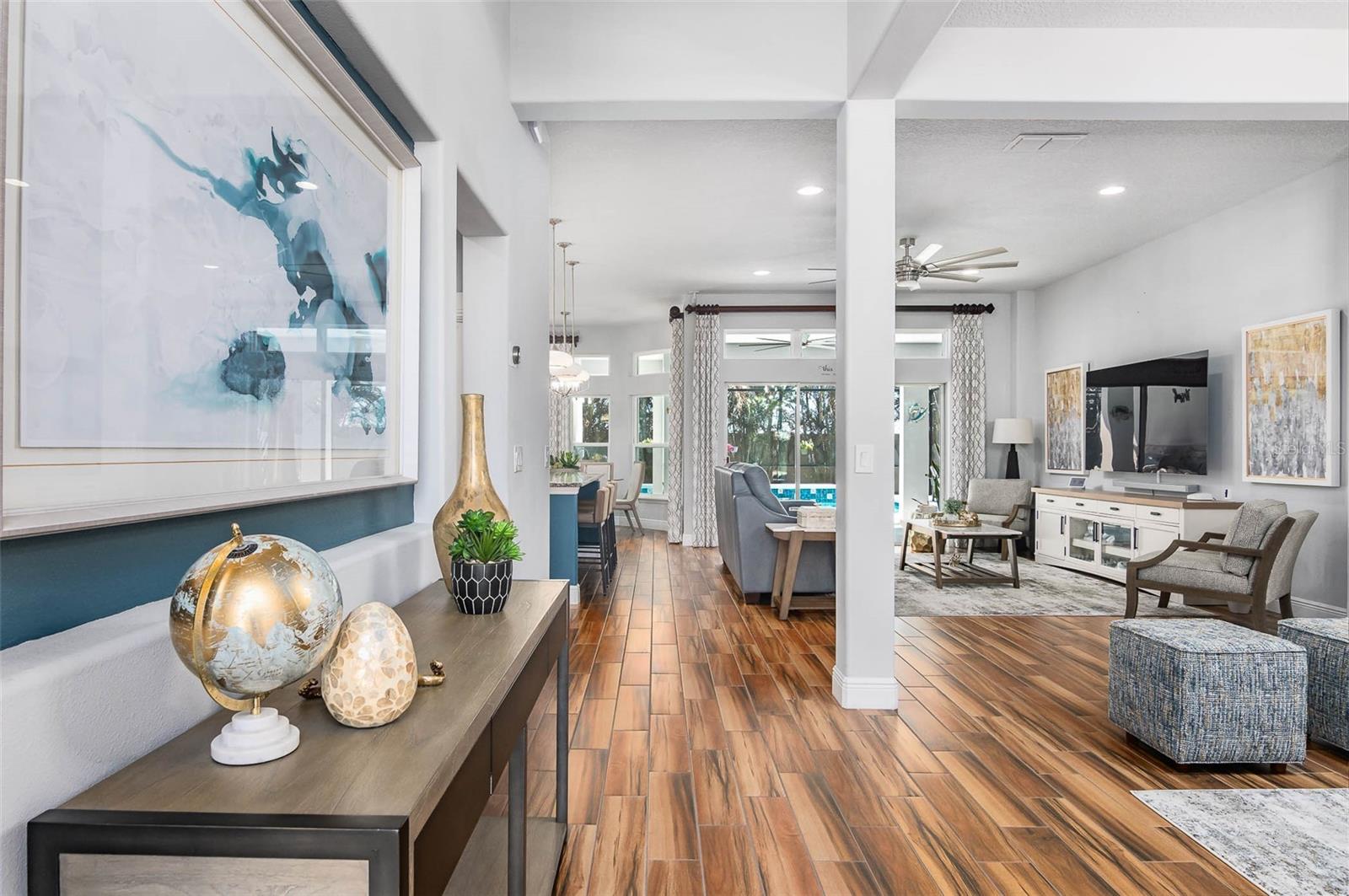 Image 4 of 52 For 4452 Ruthann Circle