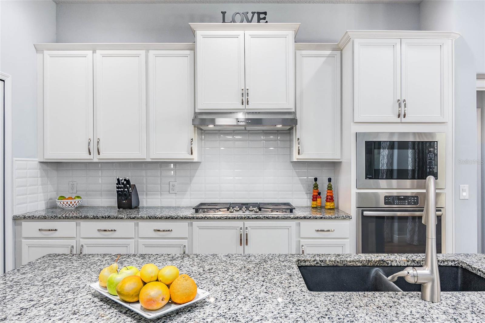 Image 7 of 52 For 4452 Ruthann Circle