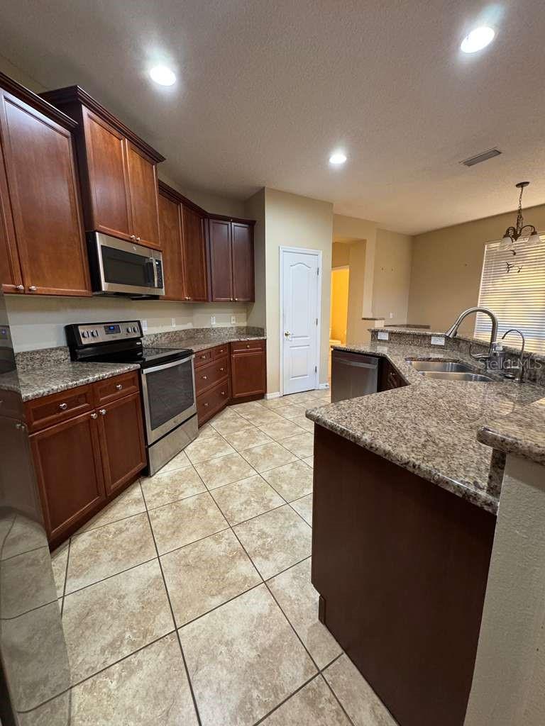 Image 7 of 24 For 6746 Duncaster Street