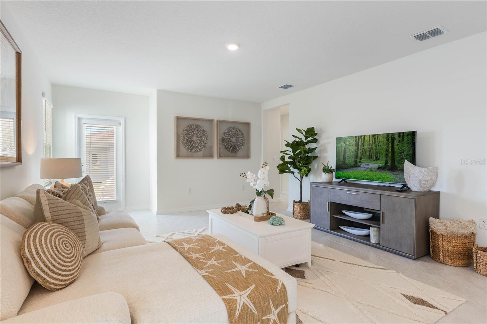 Image 15 of 30 For 4585 Barberry Avenue