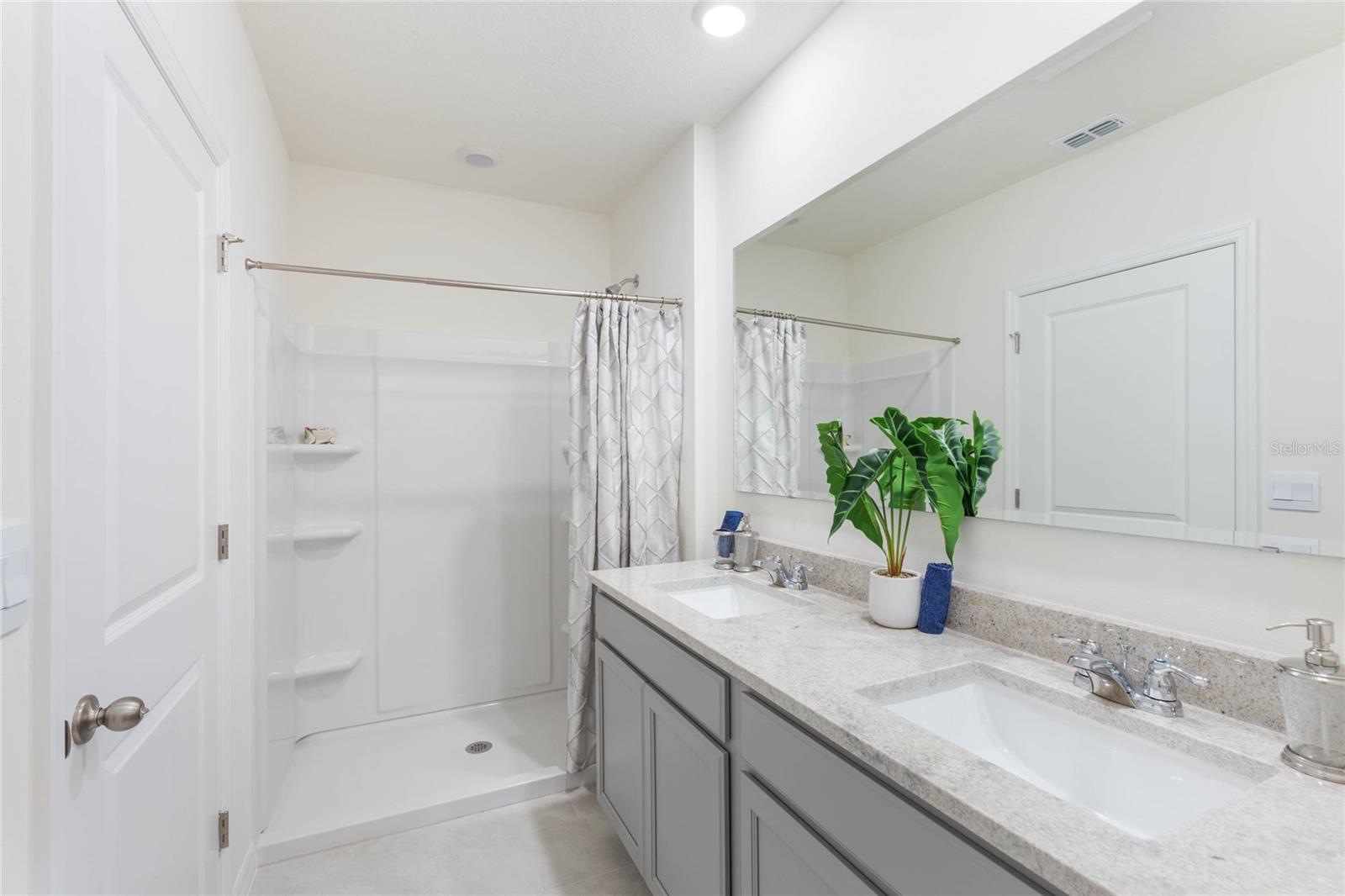 Image 20 of 30 For 4585 Barberry Avenue