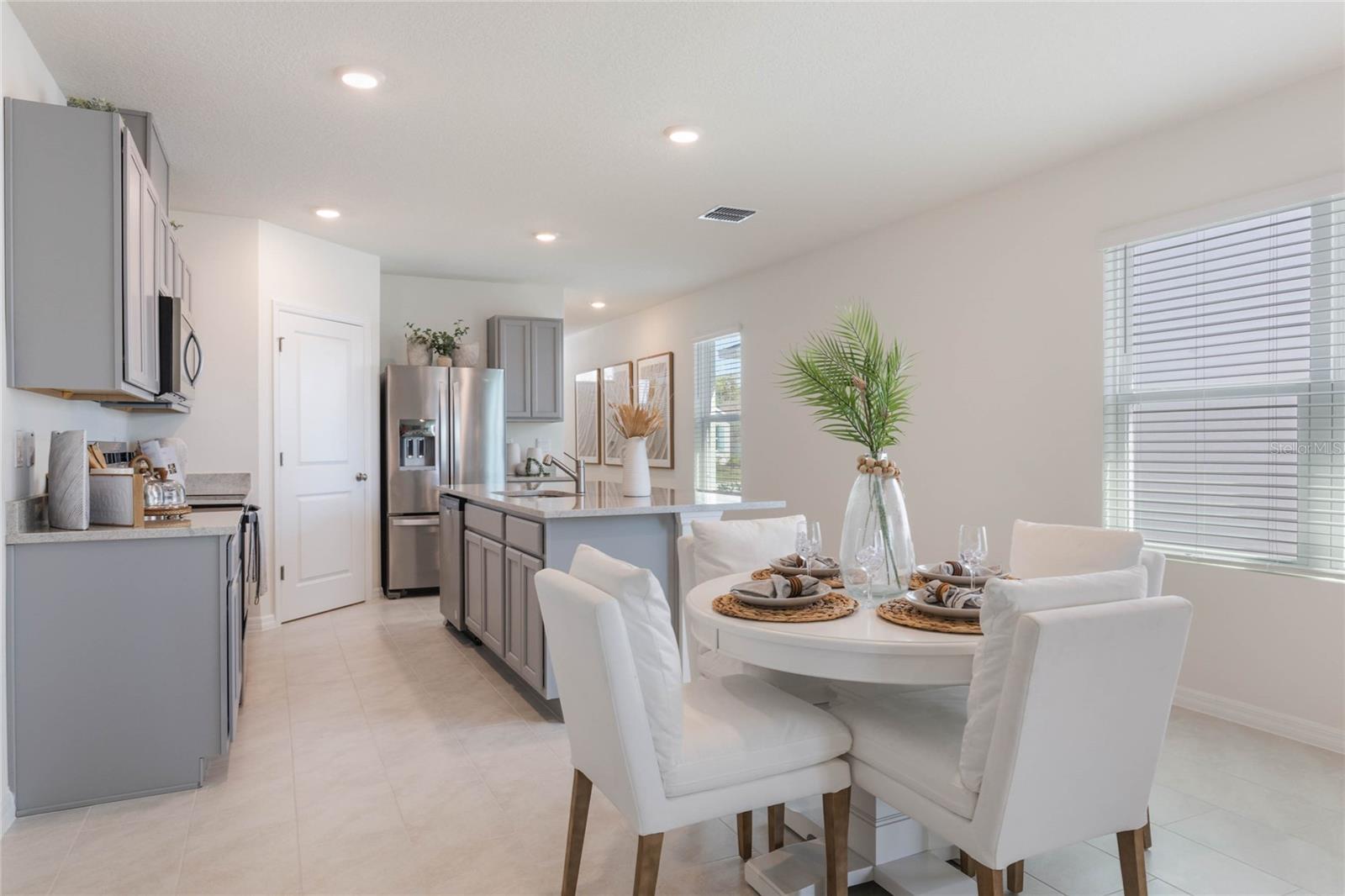 Image 3 of 30 For 4585 Barberry Avenue