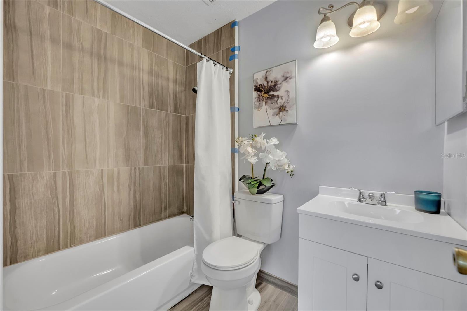 Image 11 of 26 For 604 Casa Park A Court