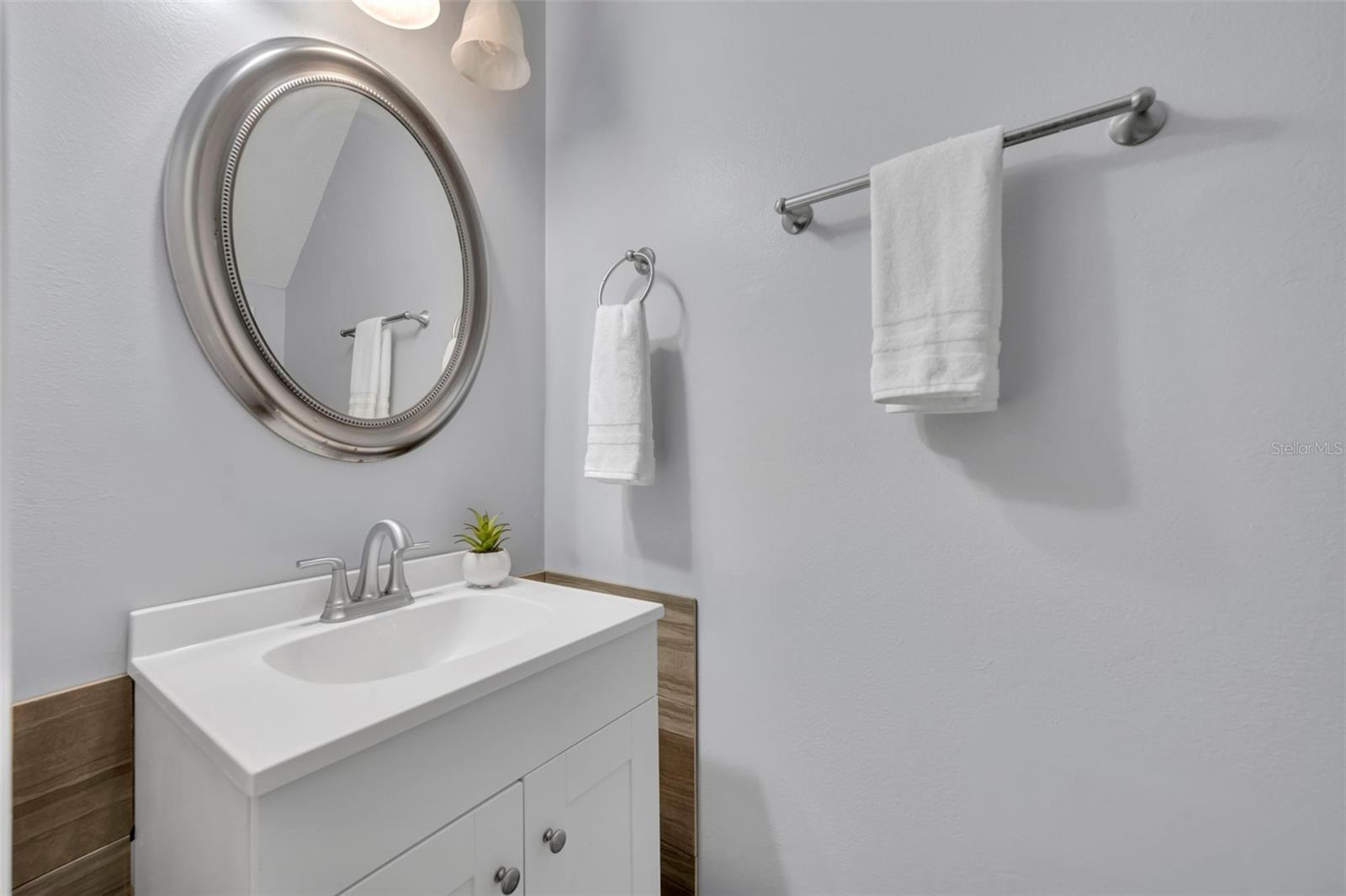 Image 15 of 26 For 604 Casa Park A Court