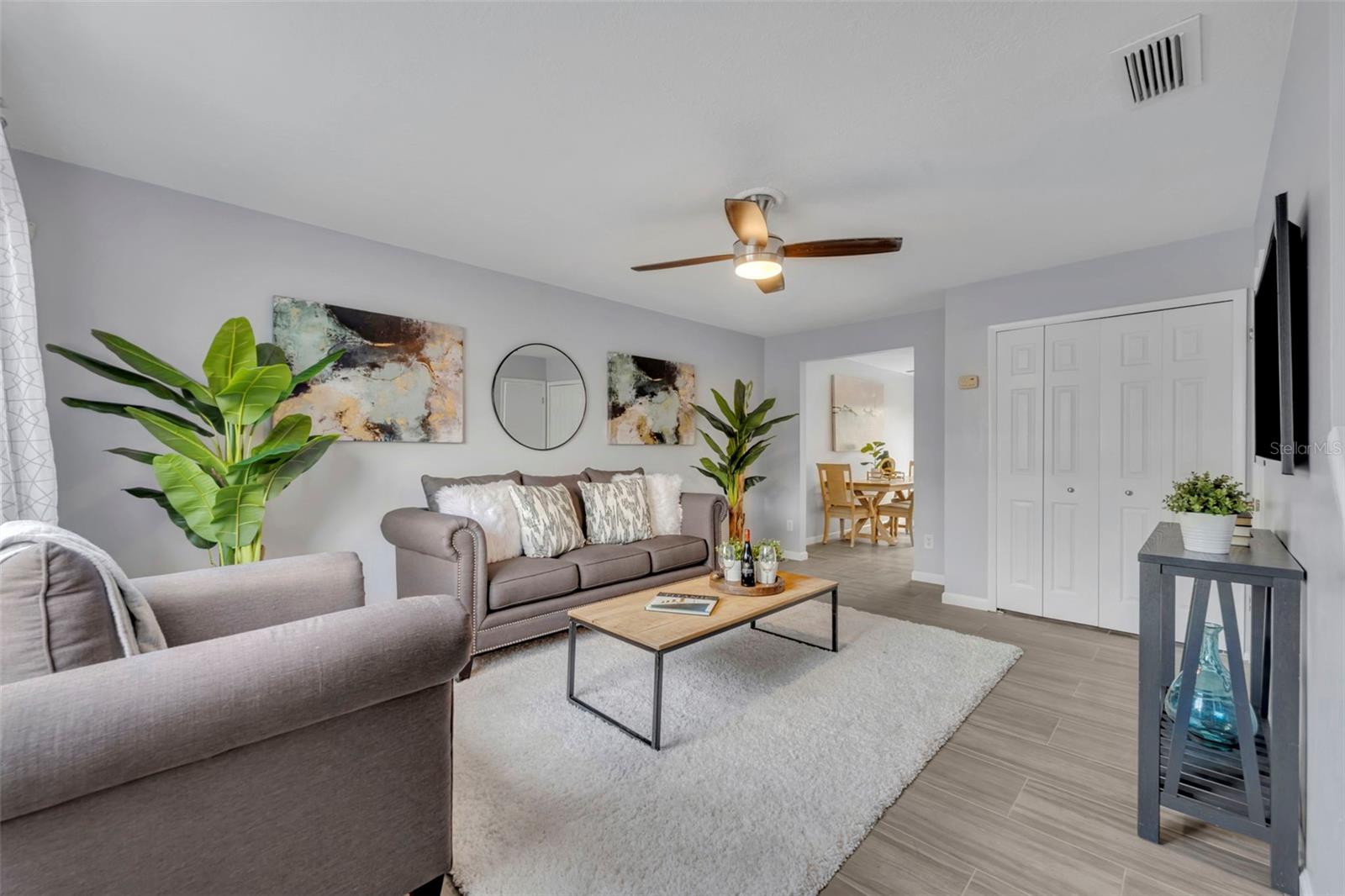 Image 2 of 26 For 604 Casa Park A Court