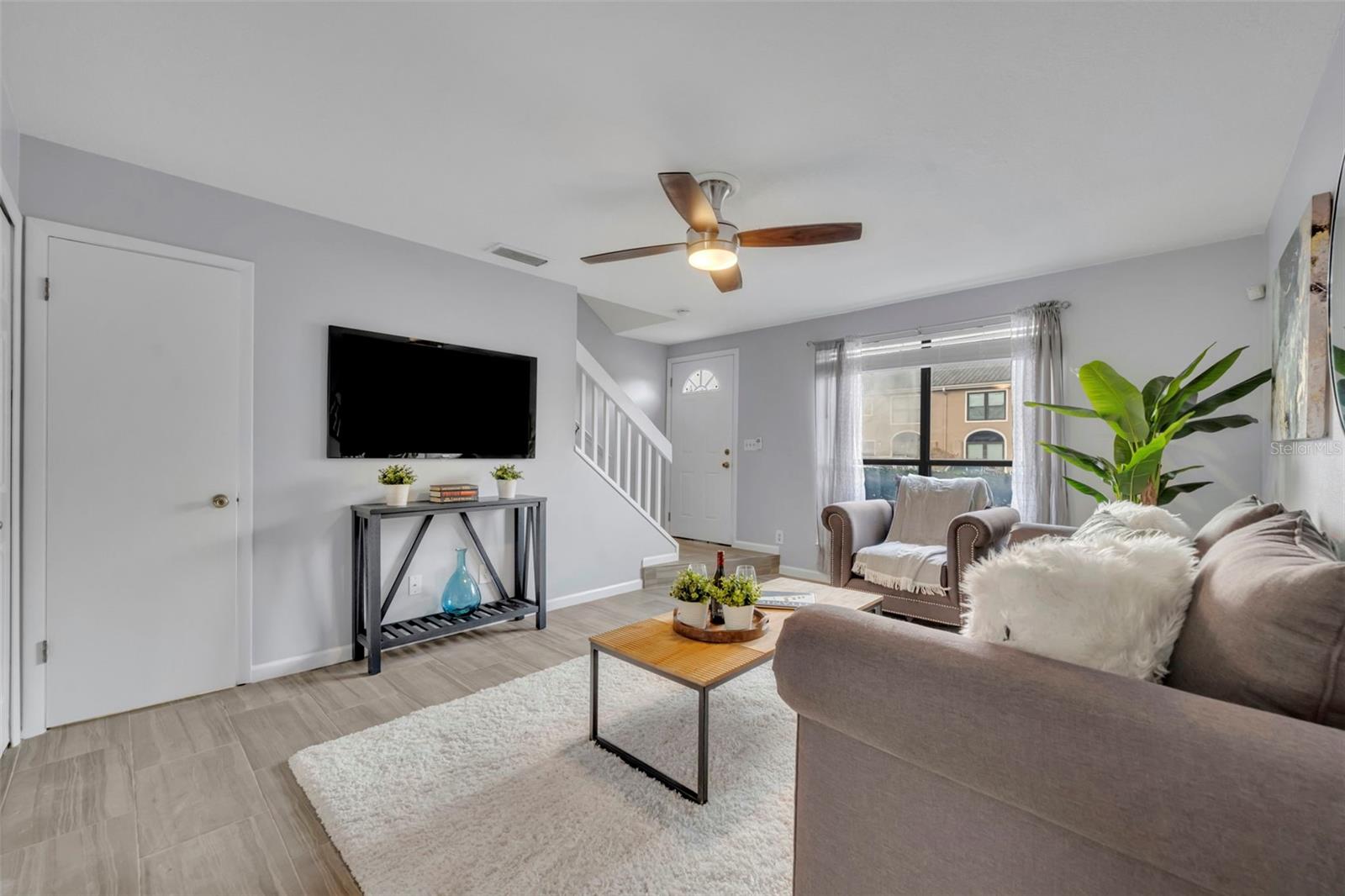 Image 4 of 26 For 604 Casa Park A Court