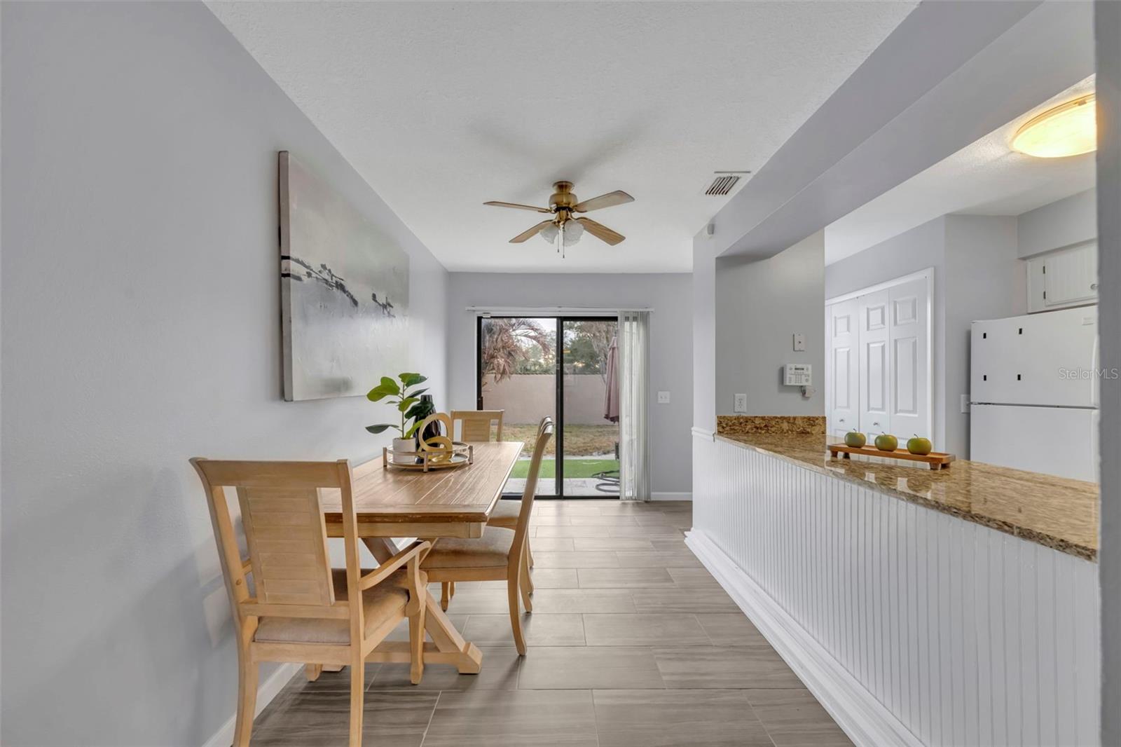 Image 5 of 26 For 604 Casa Park A Court