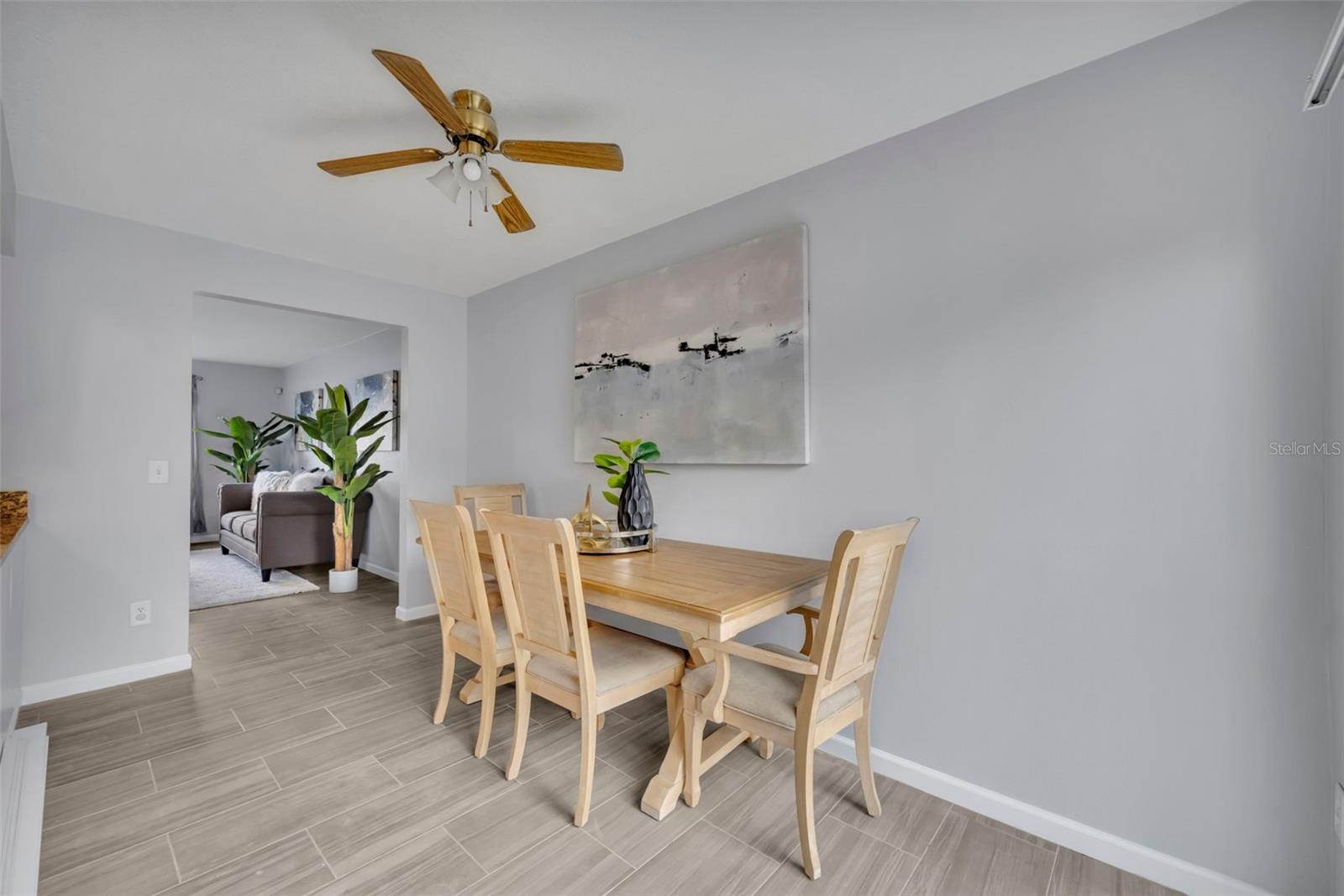 Image 6 of 26 For 604 Casa Park A Court