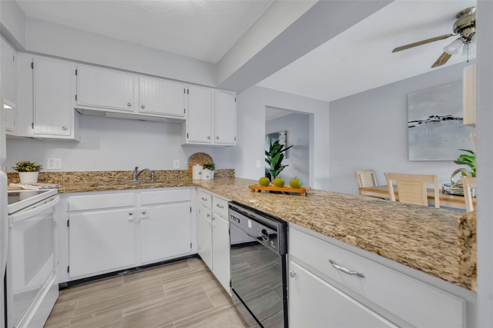 Image 7 of 26 For 604 Casa Park A Court