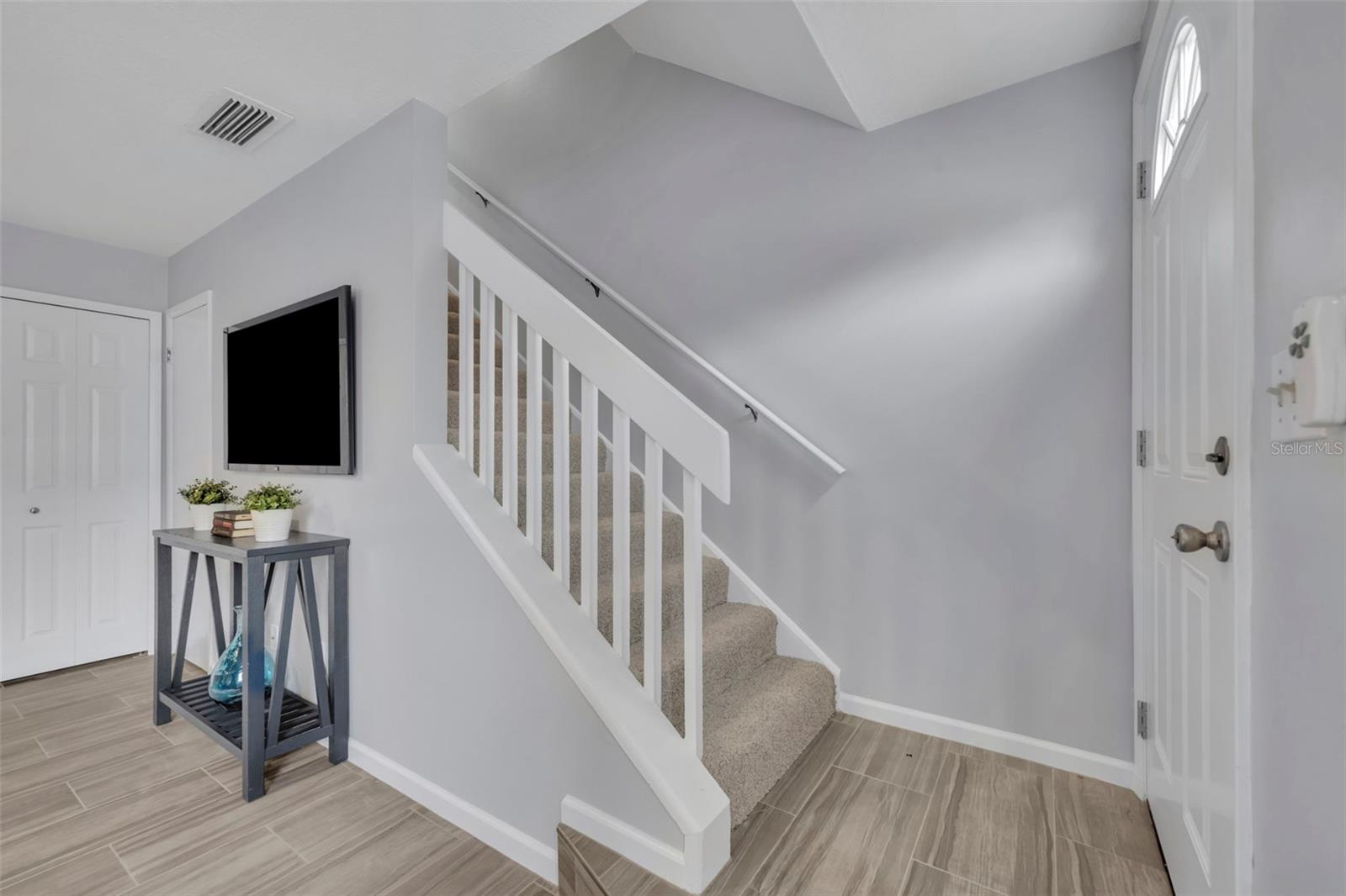 Image 9 of 26 For 604 Casa Park A Court