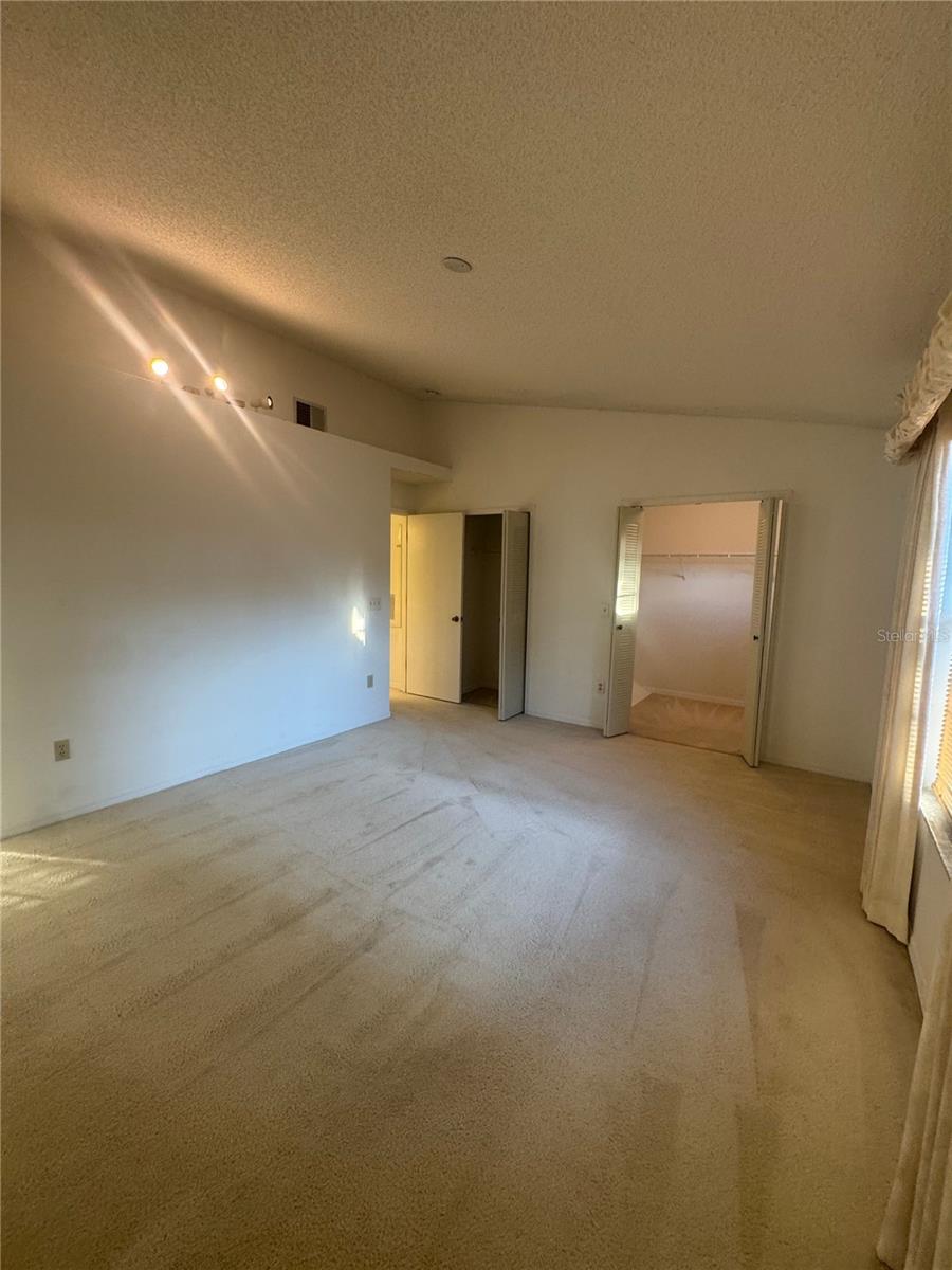 Image 18 of 27 For 3047 Oak Park Way 103