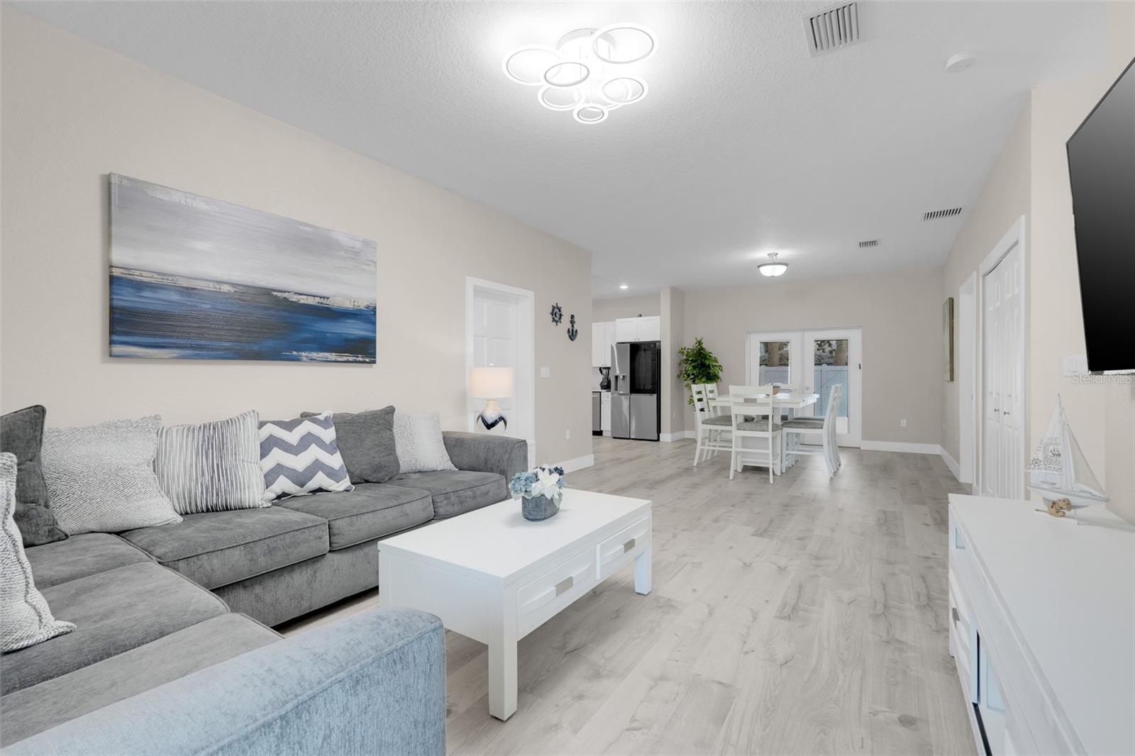 Image 19 of 51 For 223 Peninsula Drive A & B