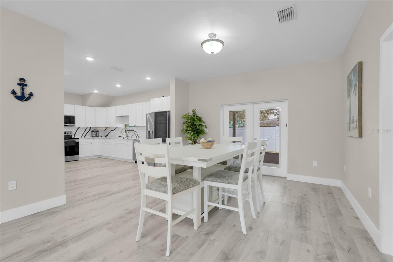 Image 21 of 51 For 223 Peninsula Drive A & B