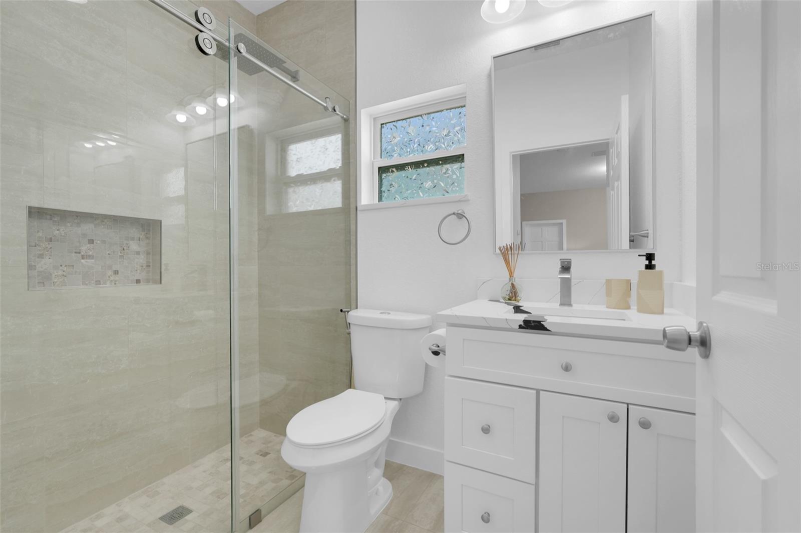 Image 29 of 51 For 223 Peninsula Drive A & B