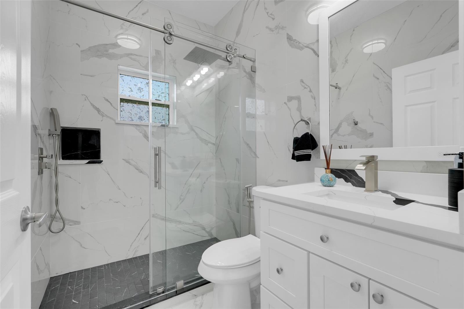 Image 38 of 51 For 223 Peninsula Drive A & B