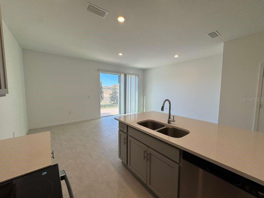 Image 7 of 24 For 7615 Waterscape Drive