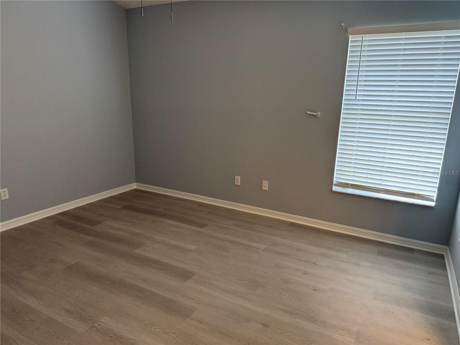 Image 7 of 11 For 4989 Vista Lago Drive