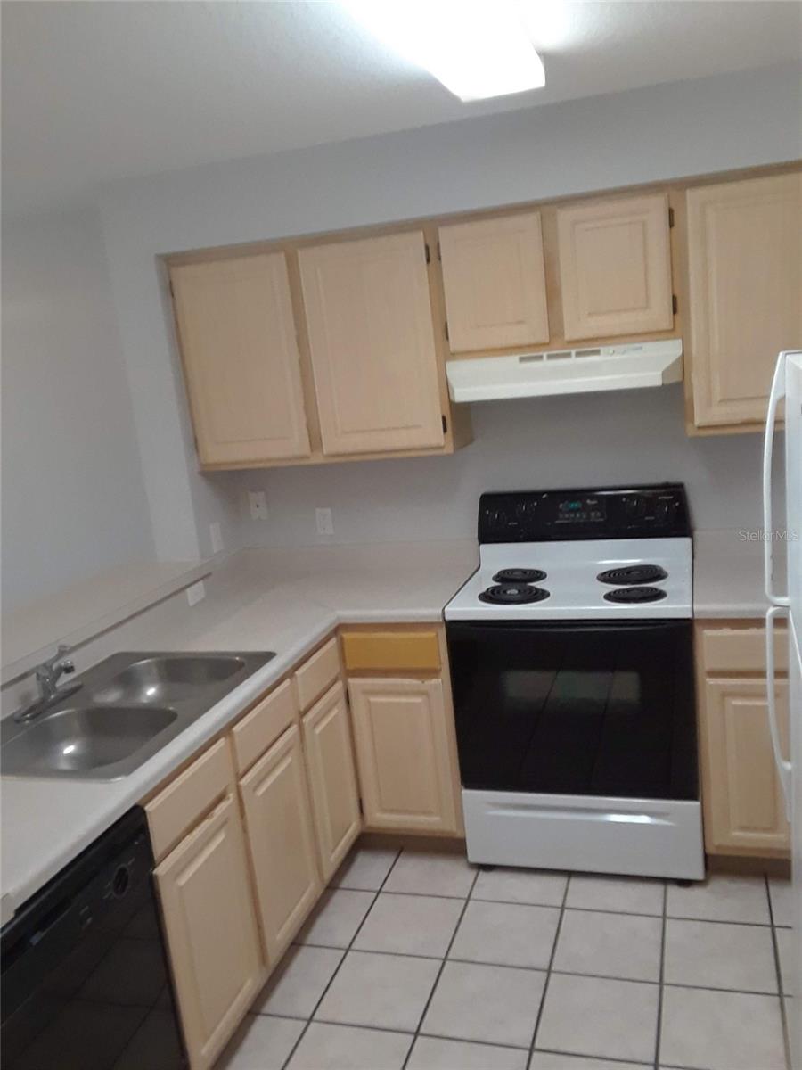 Image 7 of 18 For 14001 Fairway Island Drive 534