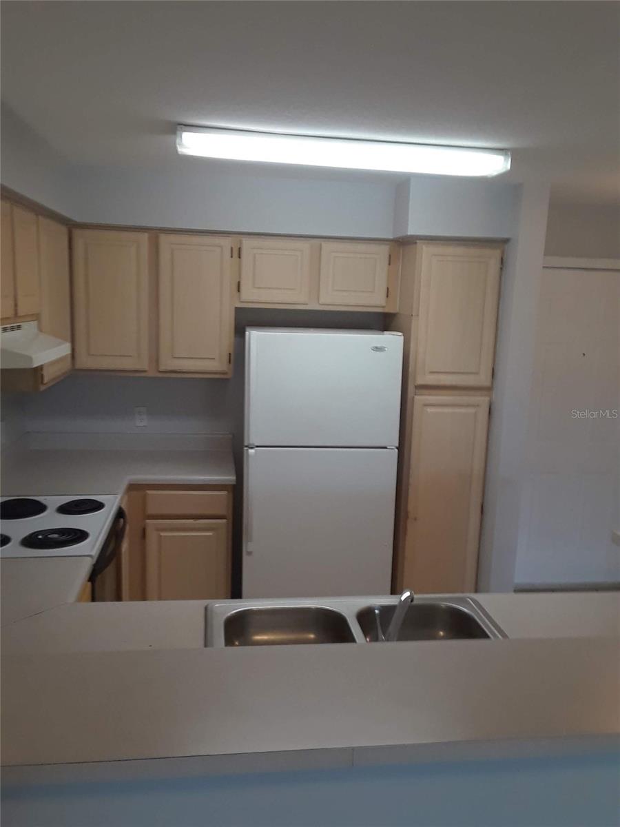 Image 8 of 18 For 14001 Fairway Island Drive 534