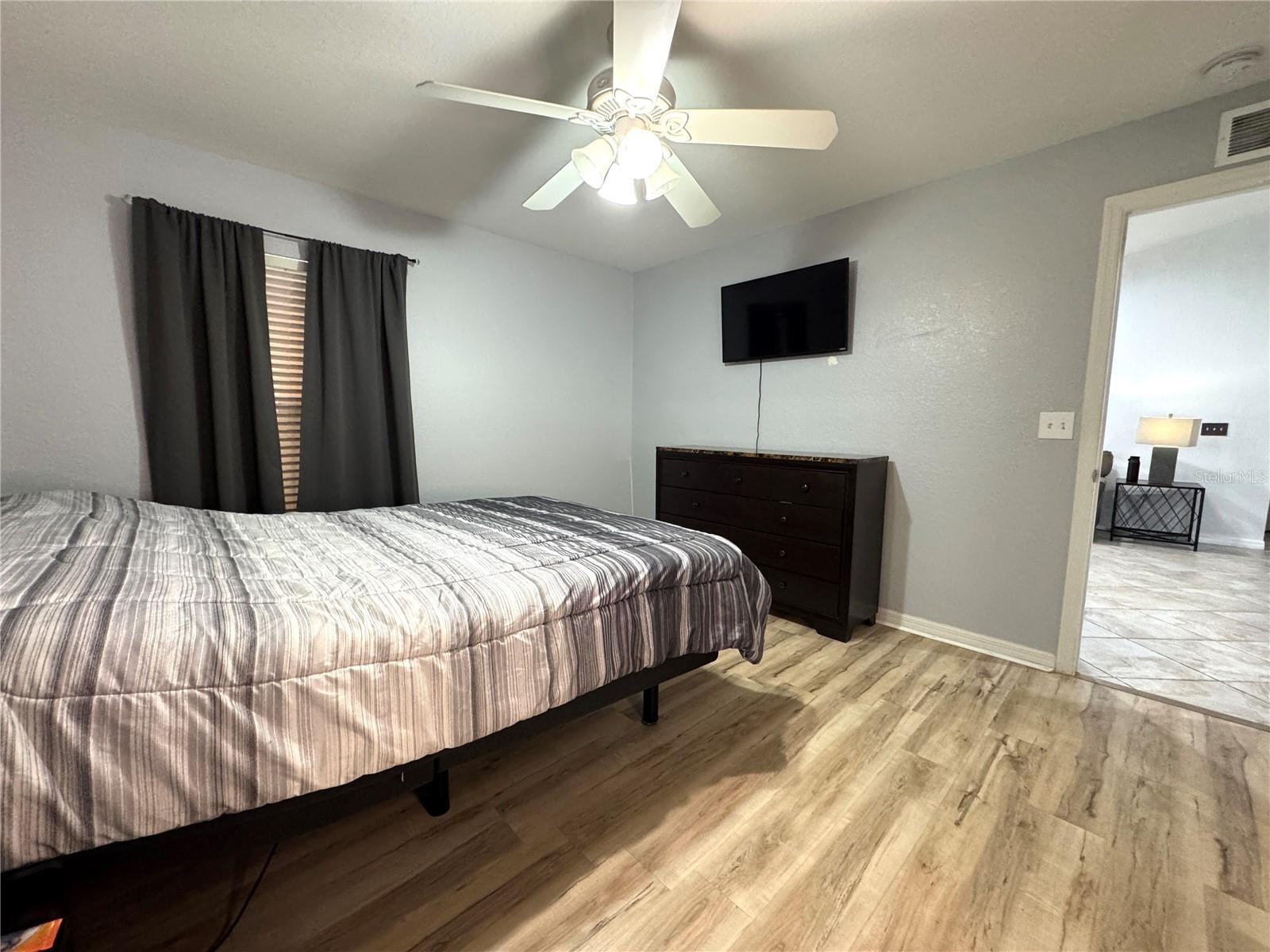 Image 11 of 23 For 248 Chicago Avenue W