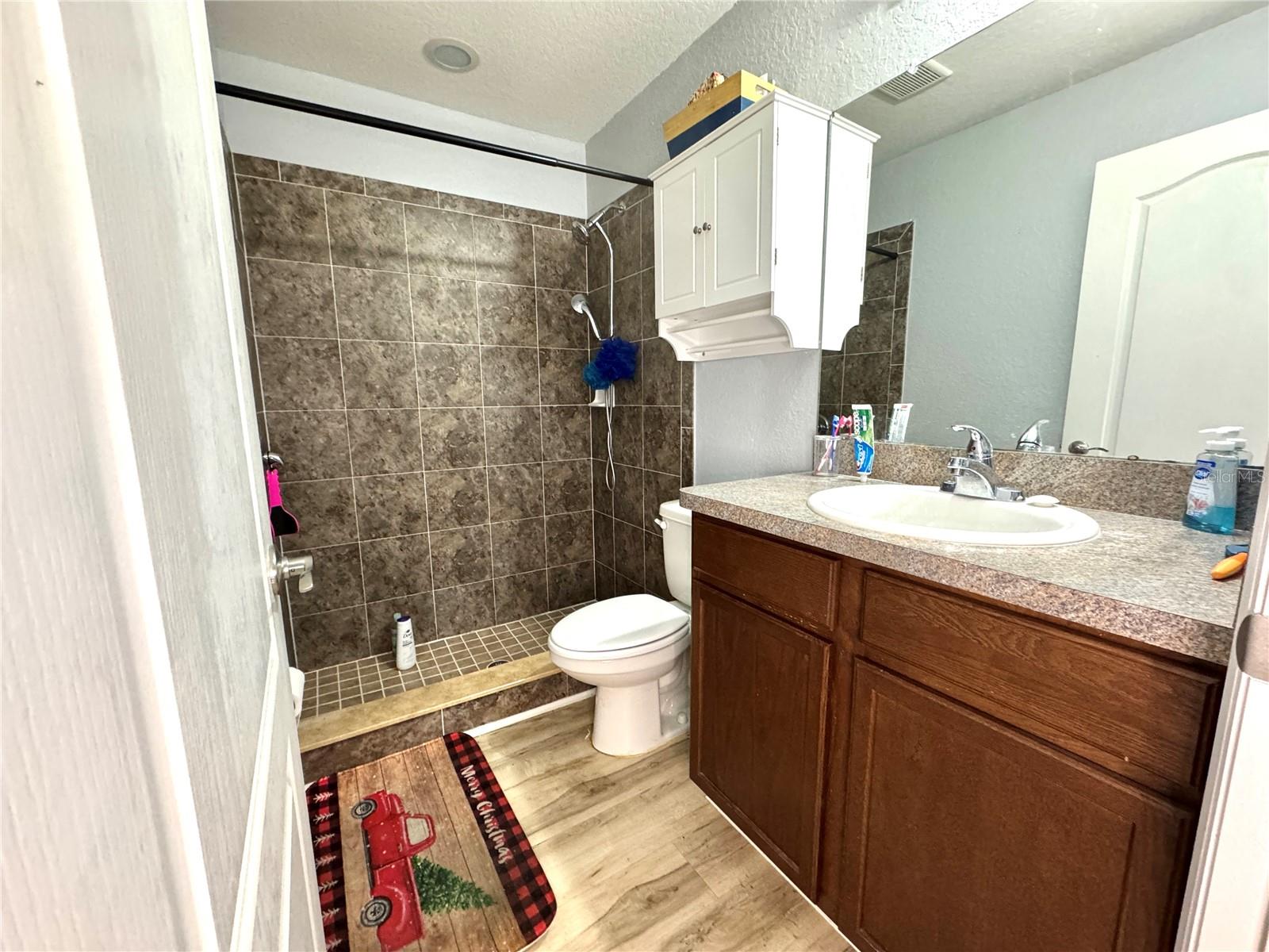 Image 12 of 23 For 248 Chicago Avenue W