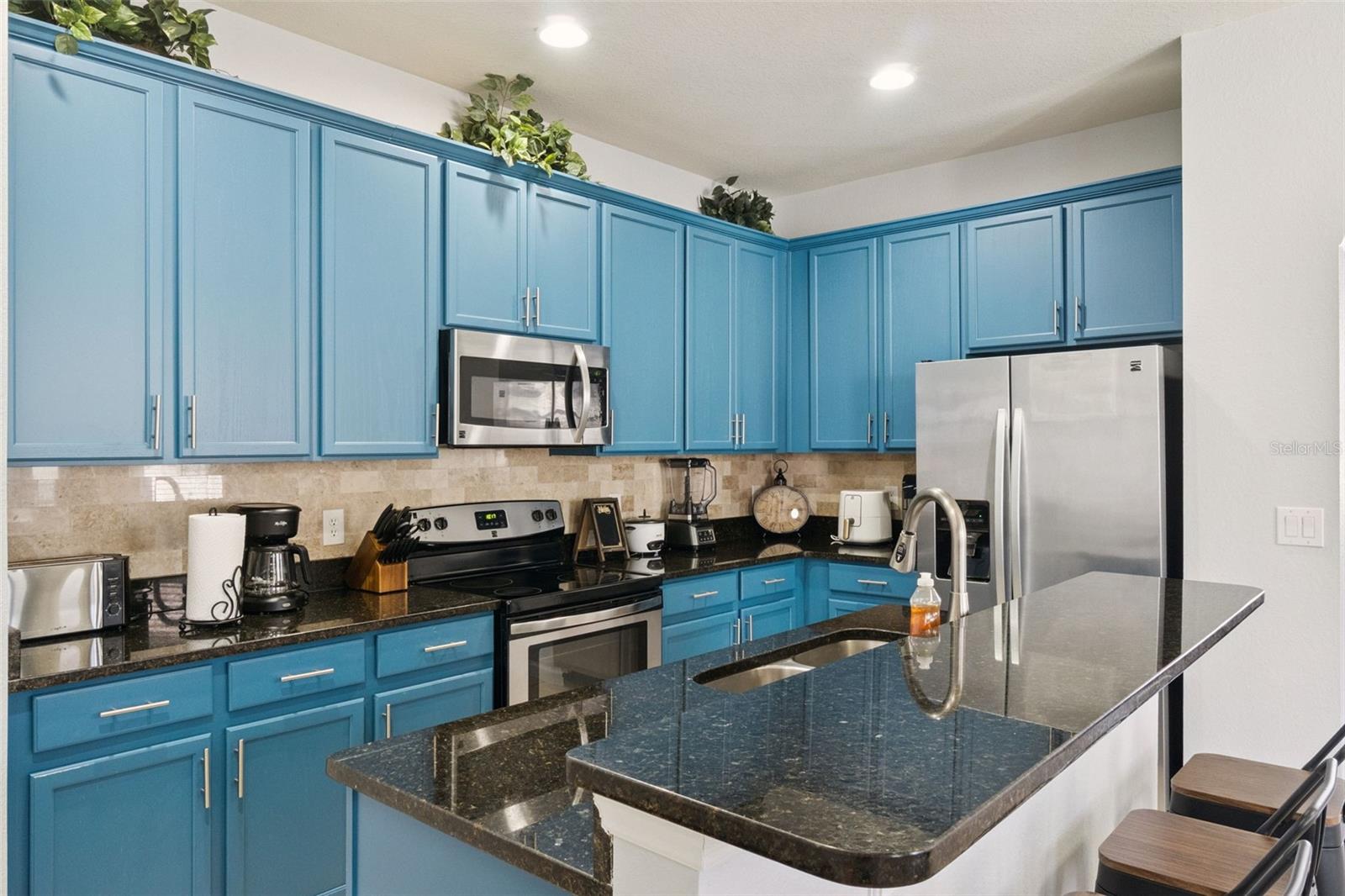 Image 12 of 52 For 4973 Pall Mall Street W