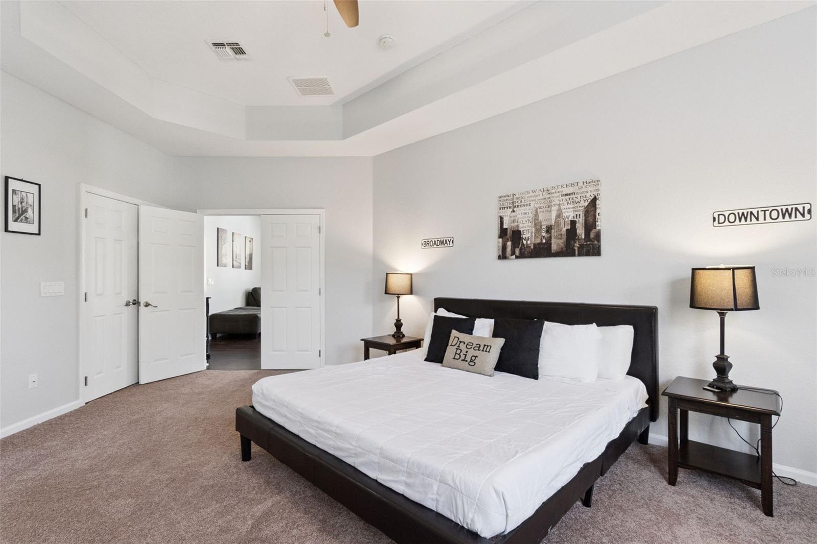 Image 14 of 52 For 4973 Pall Mall Street W