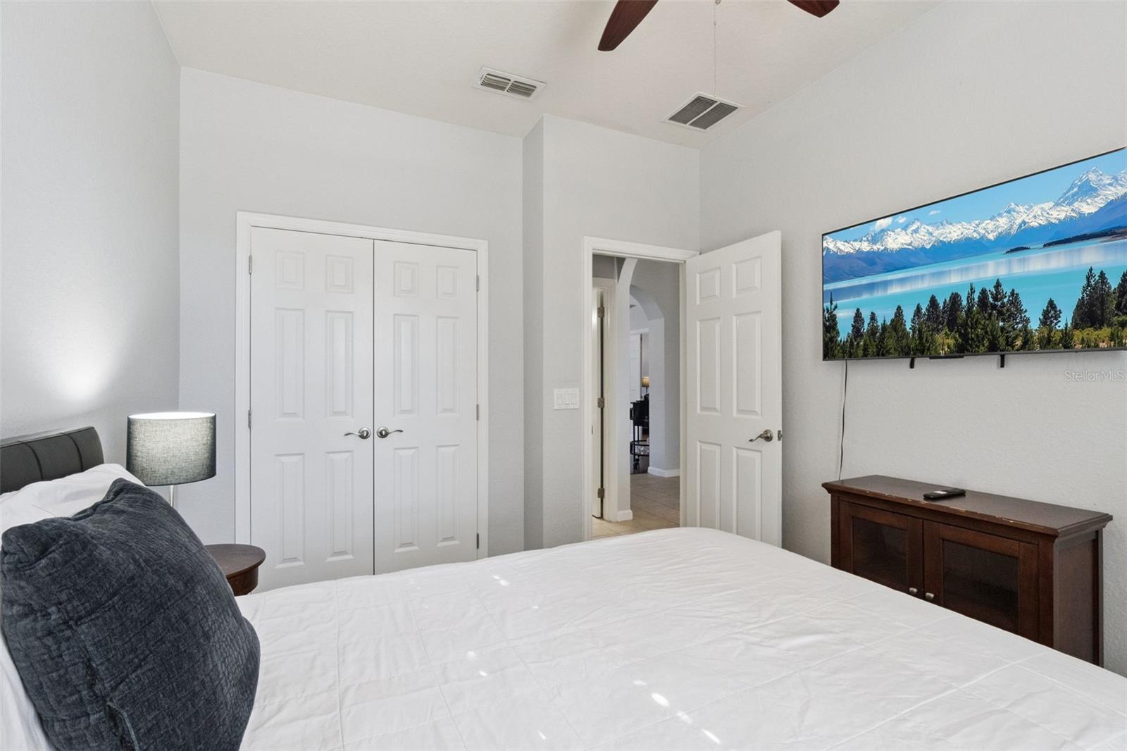 Image 21 of 52 For 4973 Pall Mall Street W